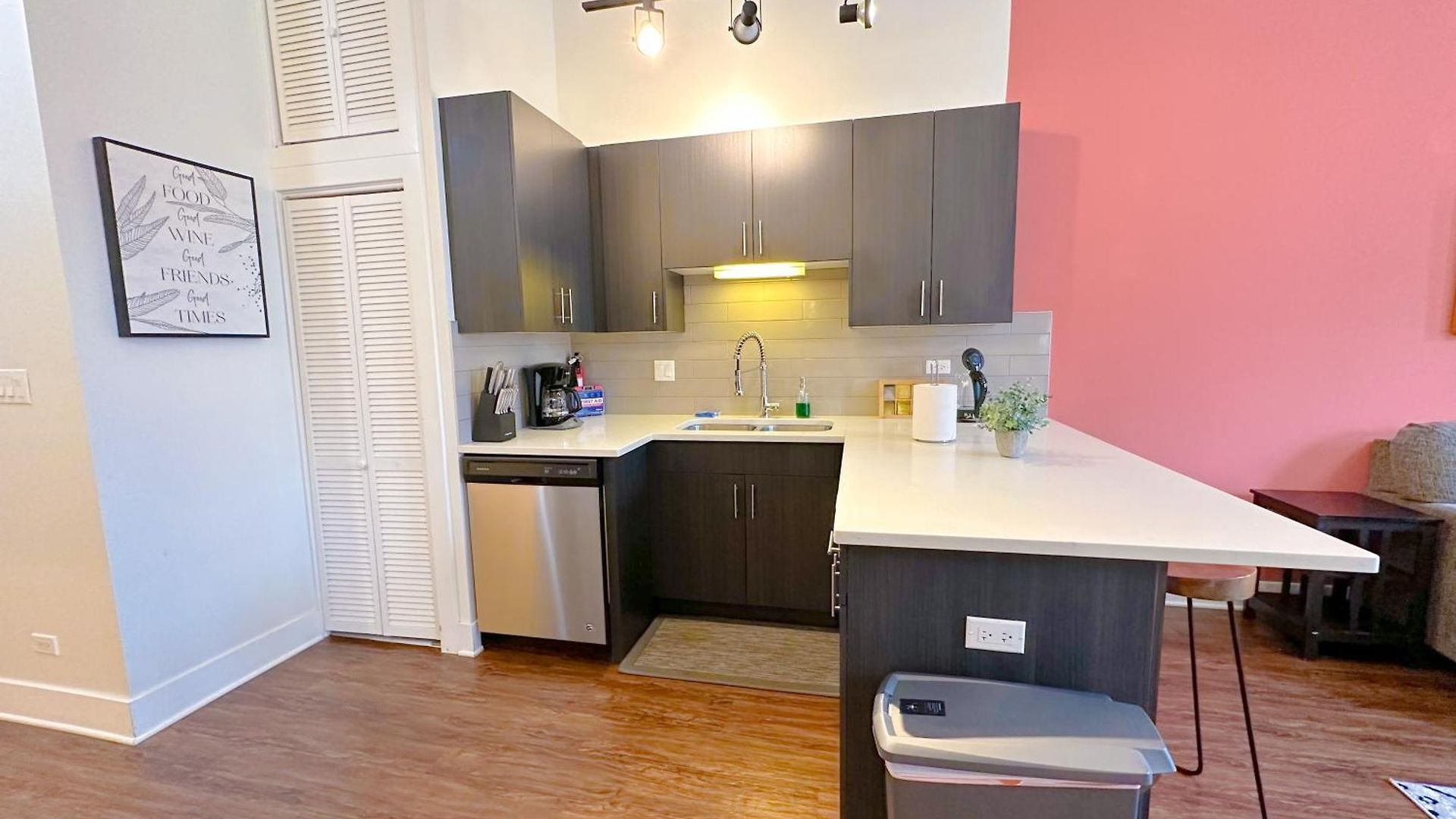 Apartment Spacious 420-friendly 2br Retreat Near Mccormick Place, Grant Park And Soldier Field Chicago