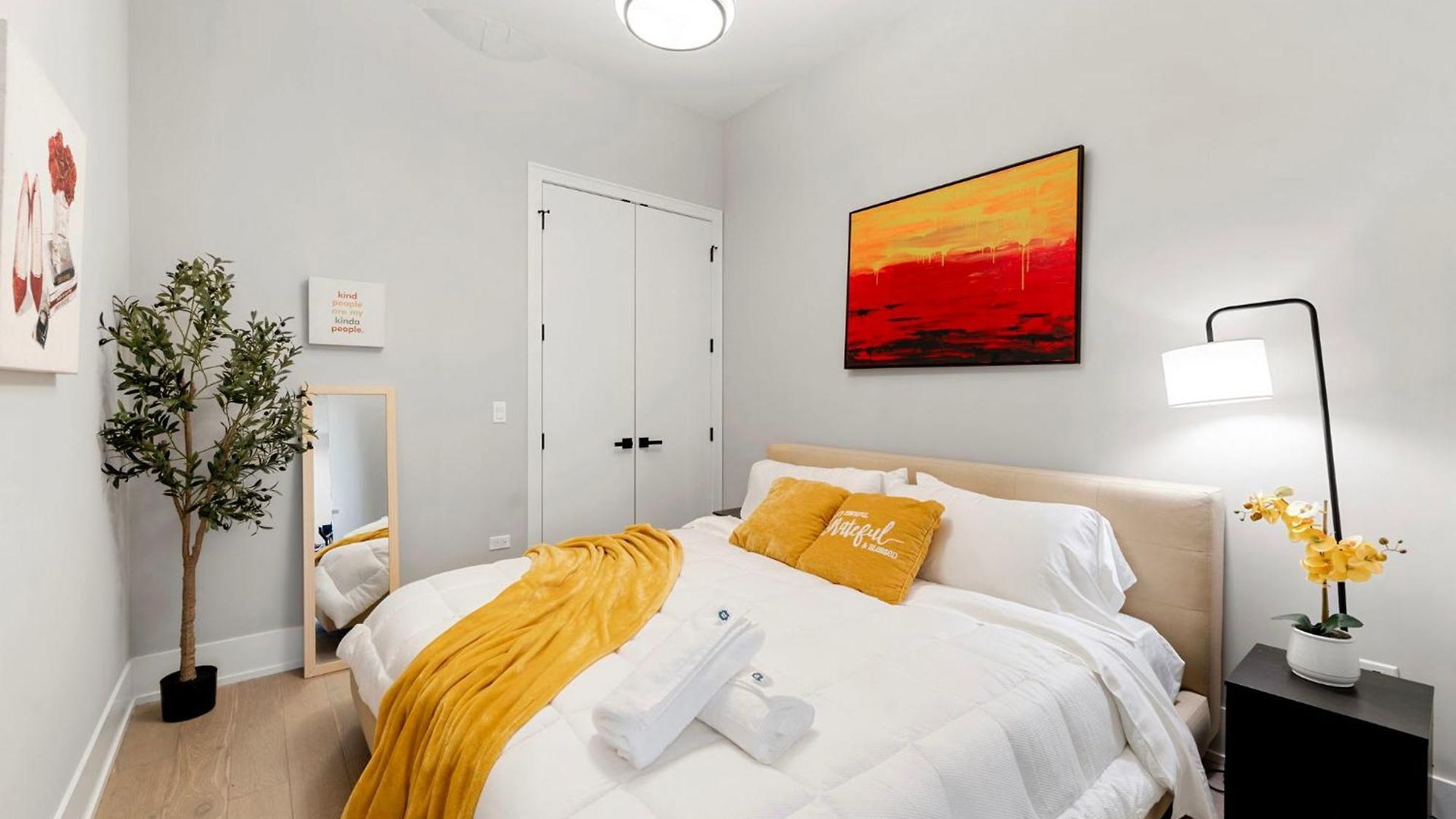 River North With Balcony Apartment *