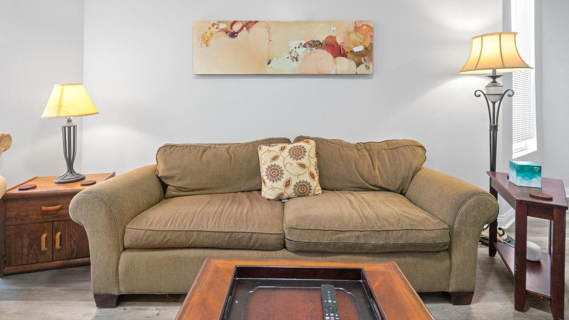Apartment Newly Rehabbed Greystone With 2 Private Apartments, Backyard, Garage, Laundry, Close To Expressway