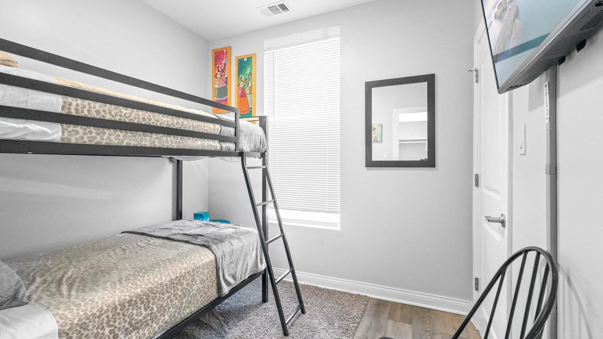 Newly Rehabbed Greystone With 2 Private Apartments, Backyard, Garage, Laundry, Close To Expressway * Chicago