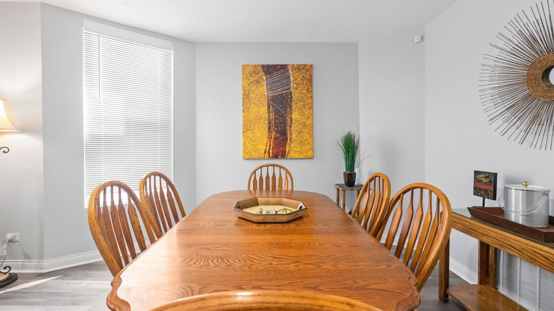 Apartment Newly Rehabbed Greystone With 2 Private Apartments, Backyard, Garage, Laundry, Close To Expressway *