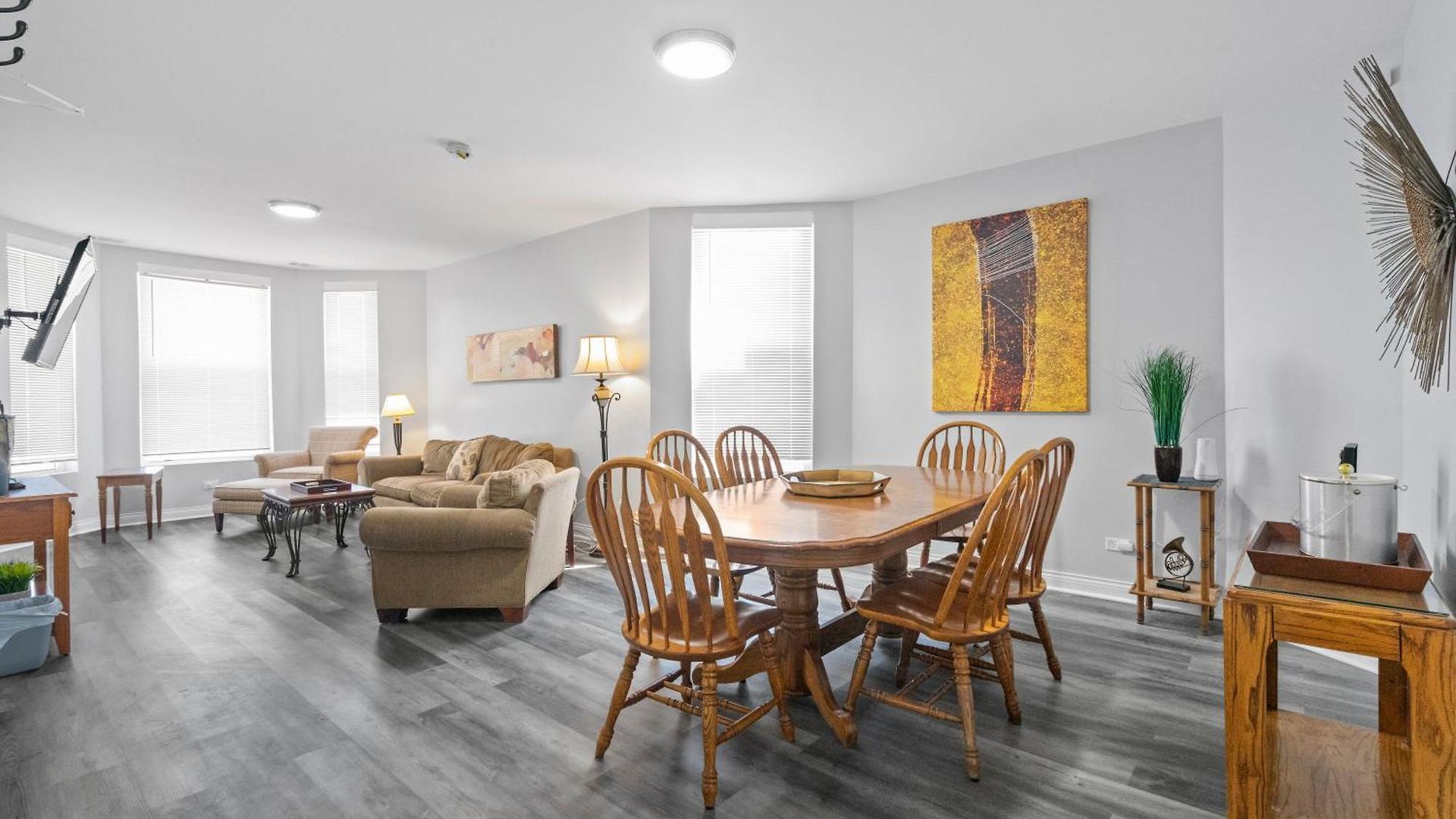 Apartment Newly Rehabbed Greystone With 2 Private Apartments, Backyard, Garage, Laundry, Close To Expressway Chicago