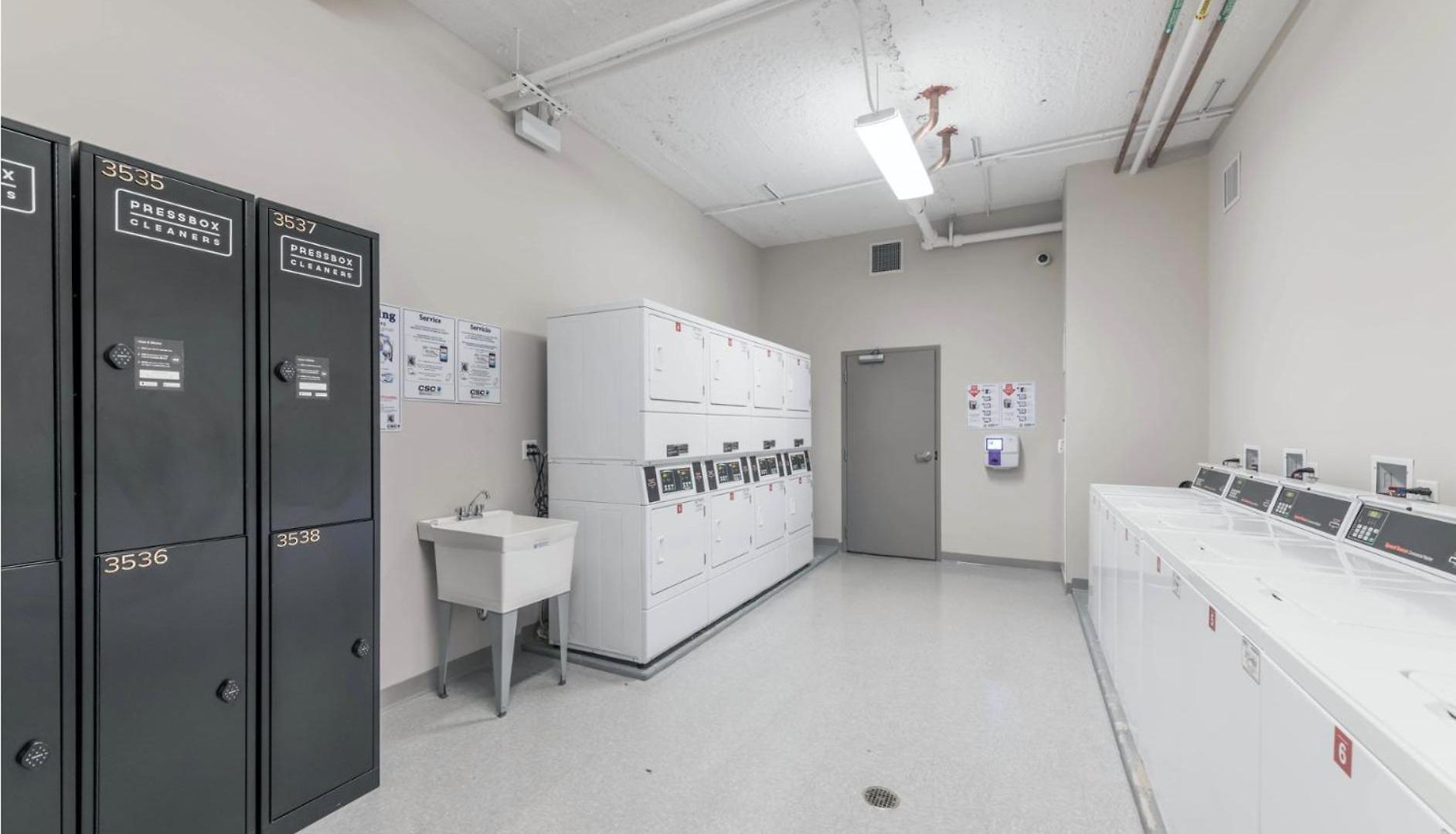 South Loop 2br Retreat Near Grant Park, Soldier Field, Adler Planetarium & Columbia College