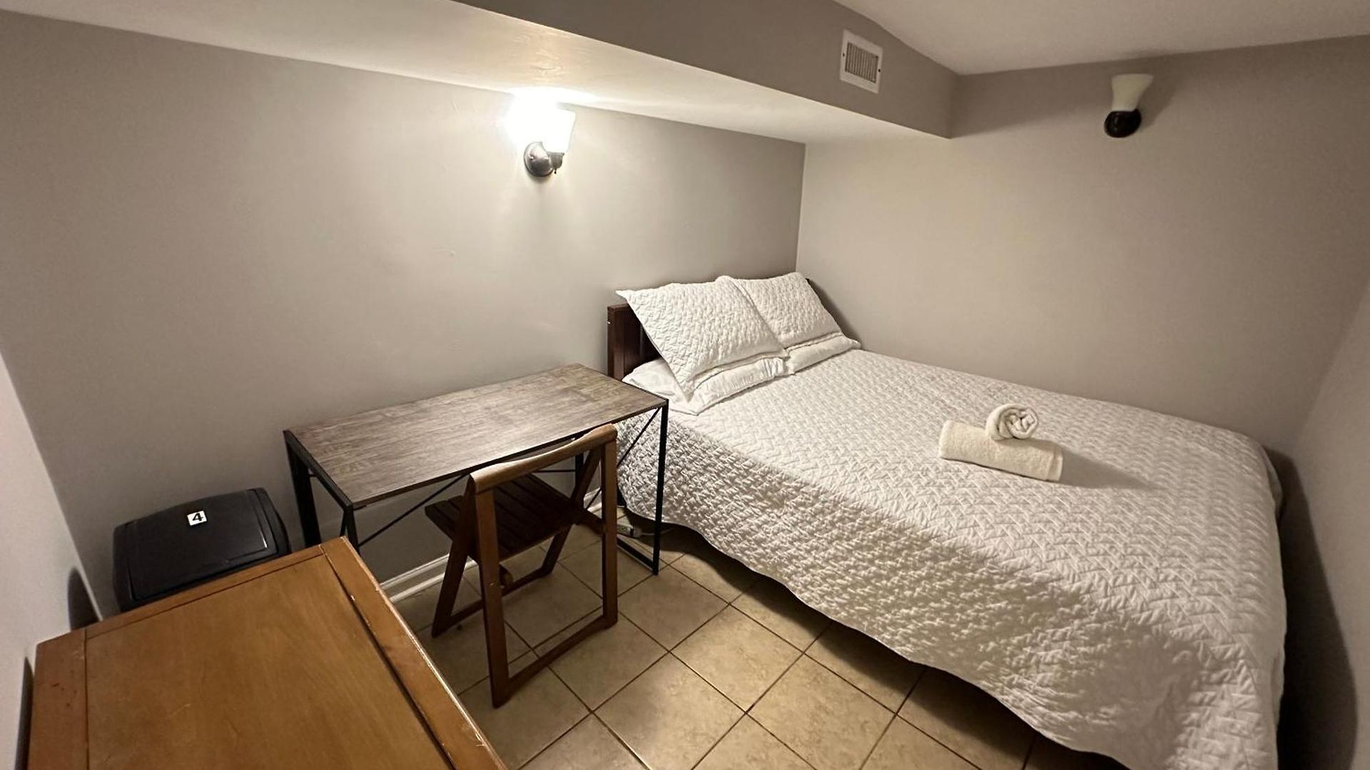 Close To Downtown - Free Parking *