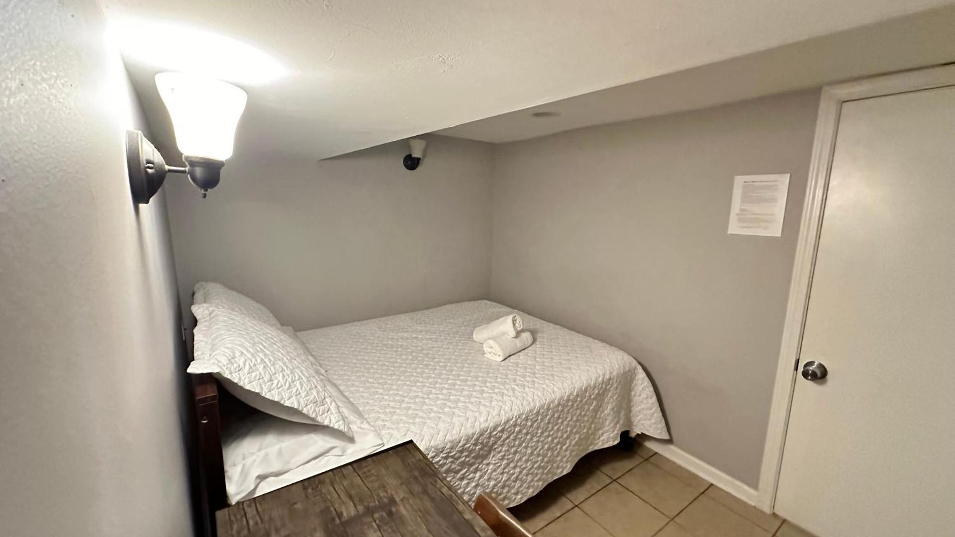 Homestay Close To Downtown - Free Parking