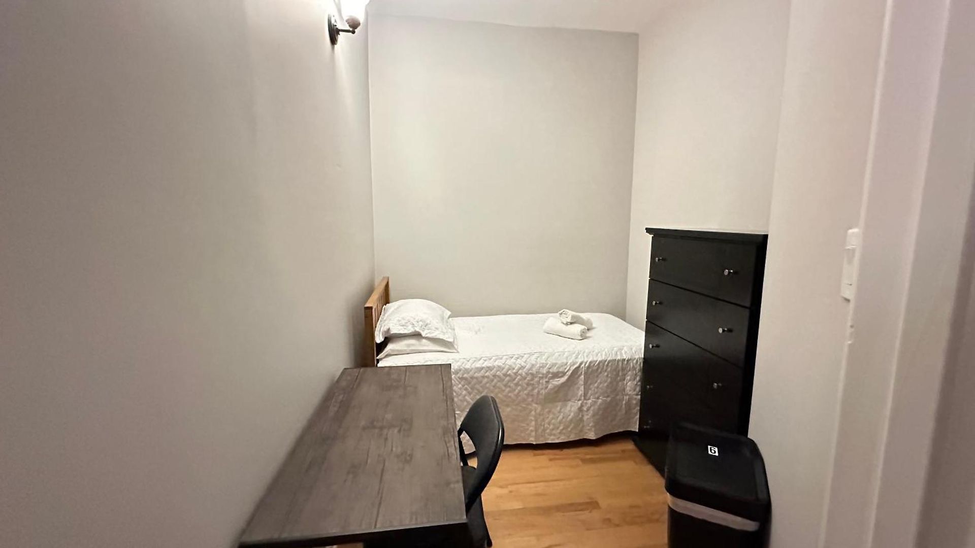 Homestay Wonderful Close To Downtown - Free Parking *
