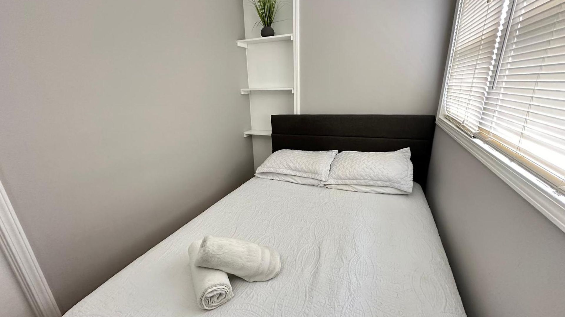 Wonderful Close To Downtown - Free Parking Homestay Chicago