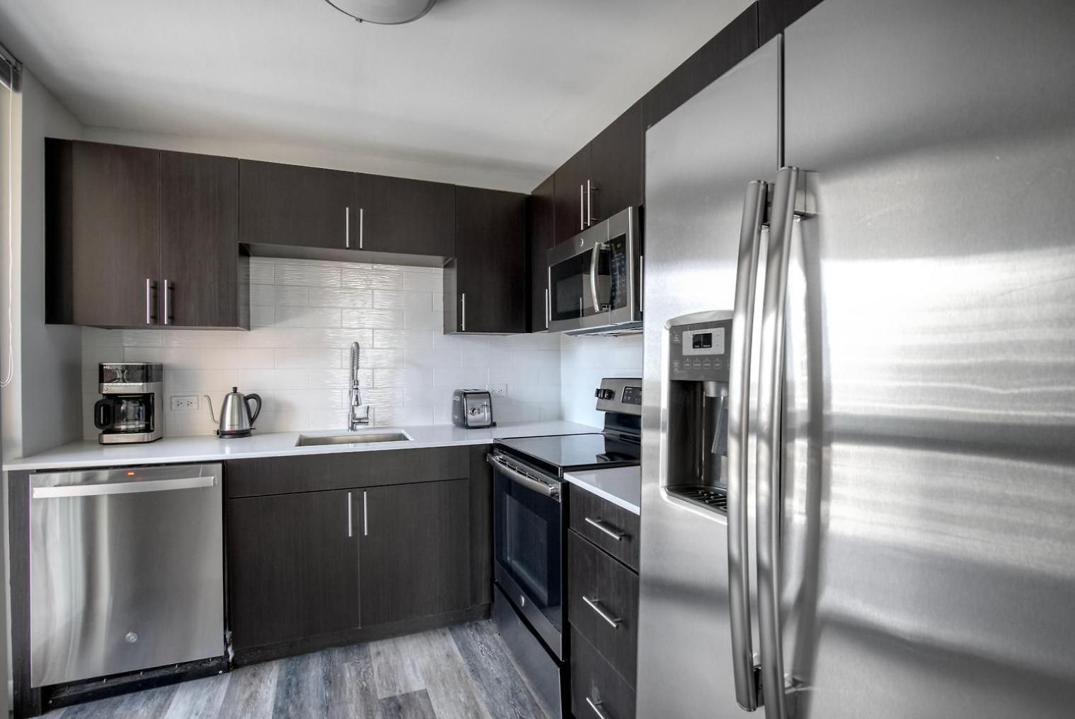 Gold Coast 2br W Outdoor Terrace Nr Beach L Chi-1016