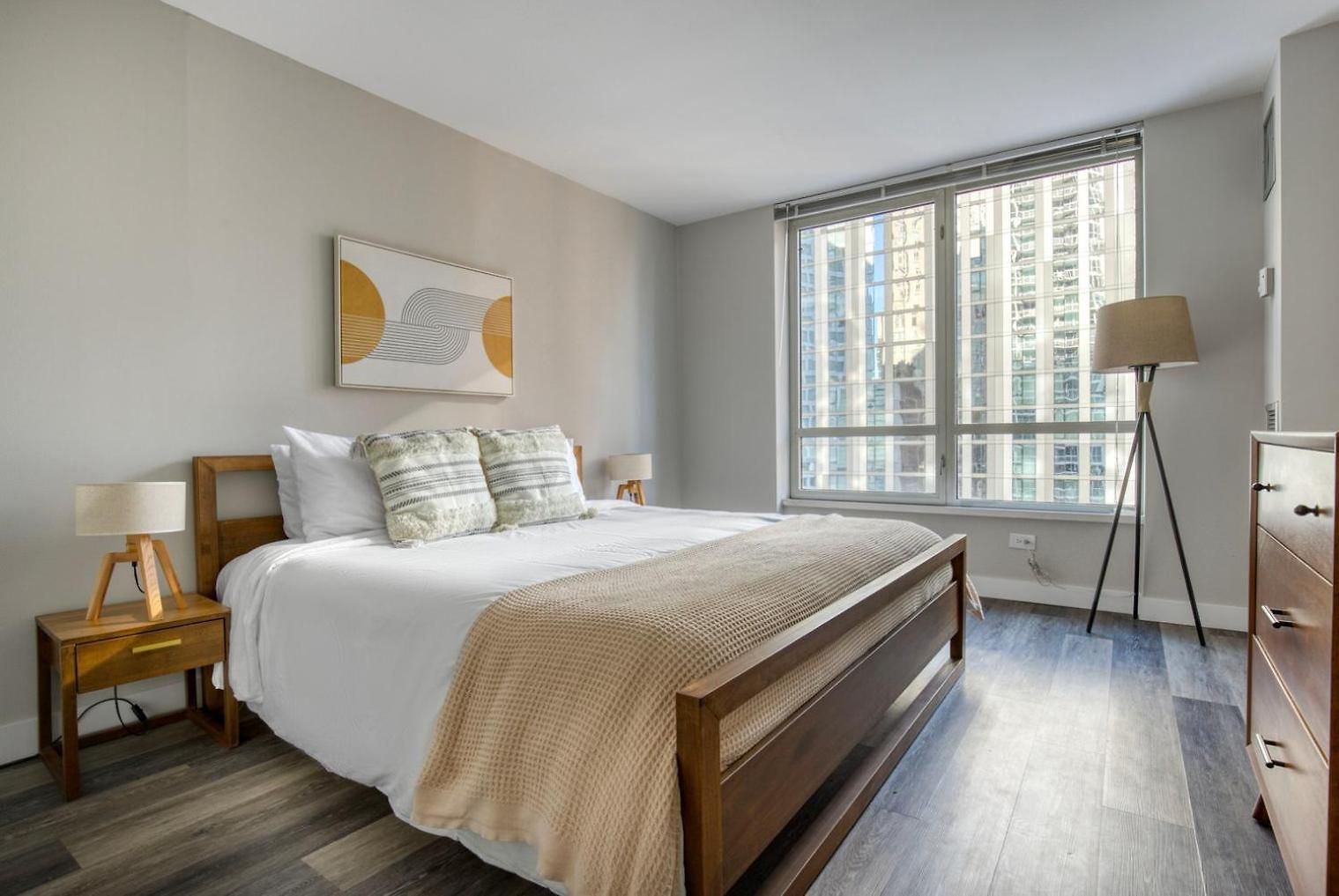 Gold Coast 2br W Outdoor Terrace Nr Beach L Chi-1016 Apartment