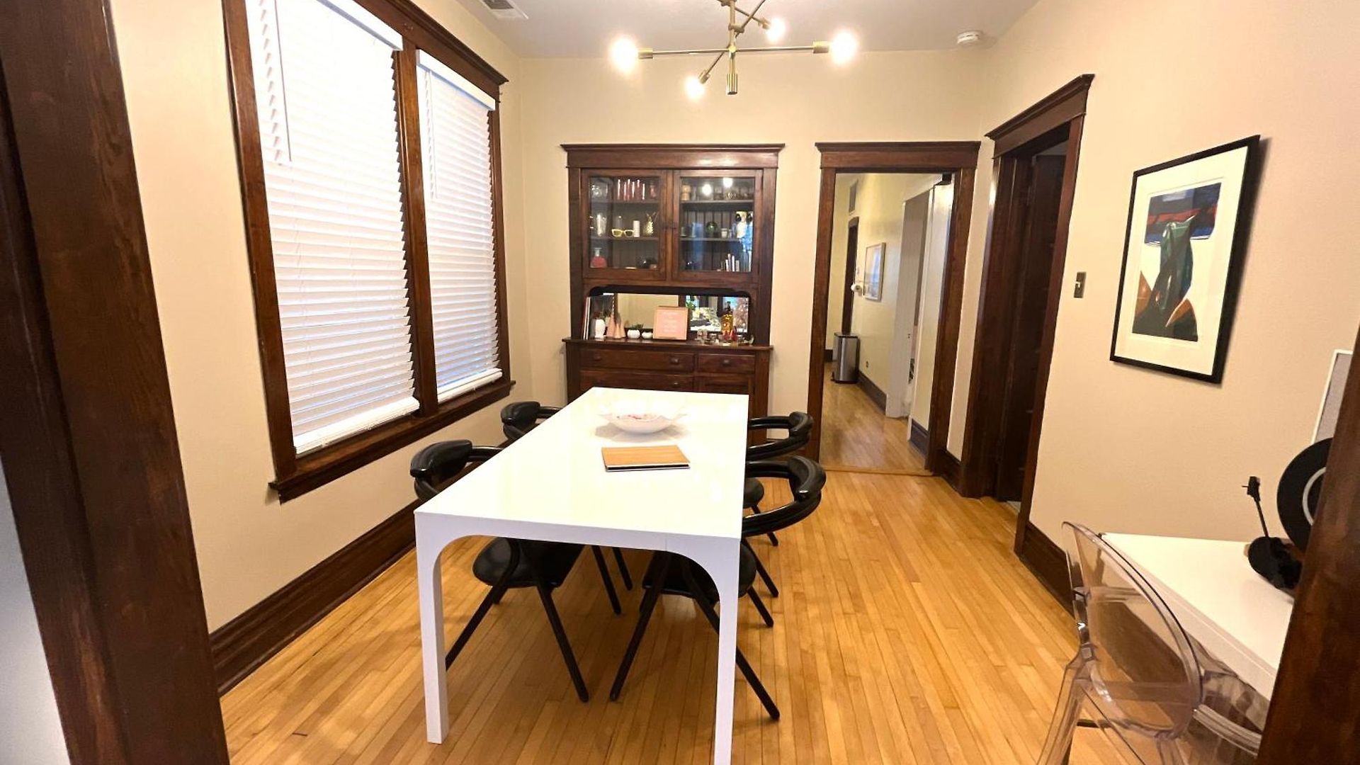 Irving Park Updated Vintage Unit 2-flat Apartment Chicago