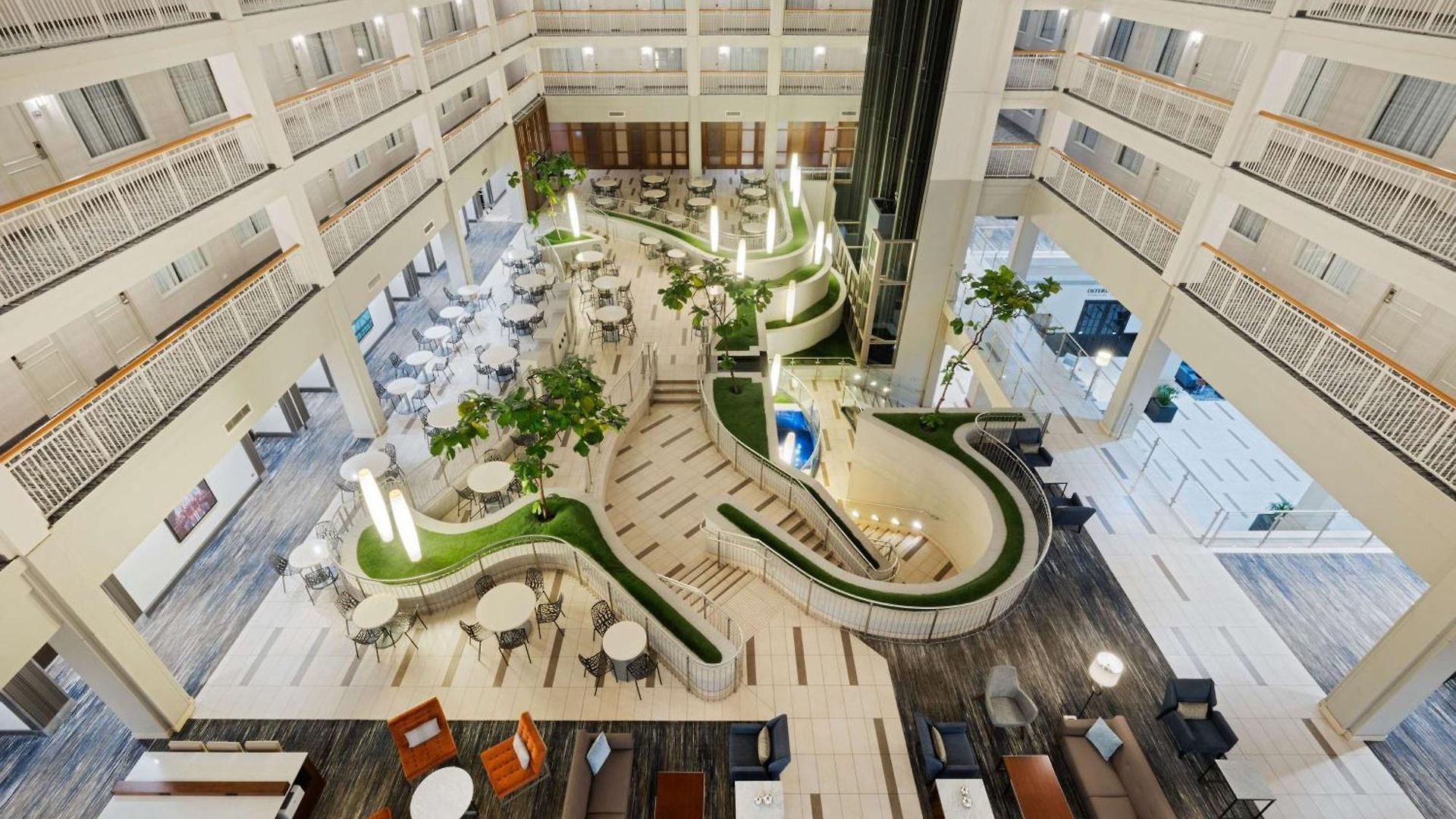 Embassy - Downtown River North Hotel 3*
