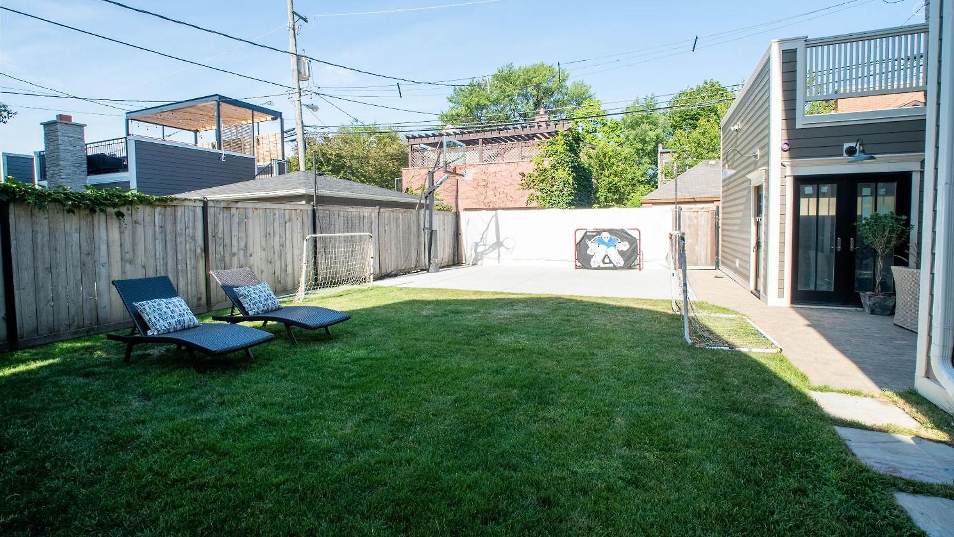 Roscoe Village Apartment Chicago