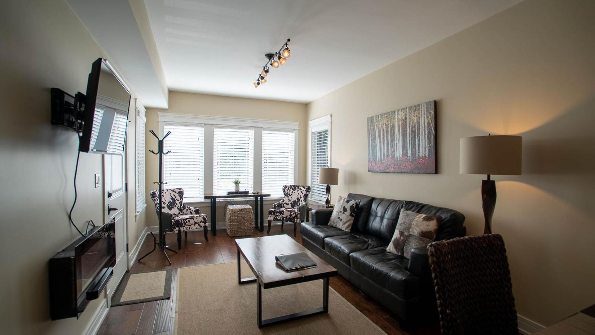 Roscoe Village Apartment