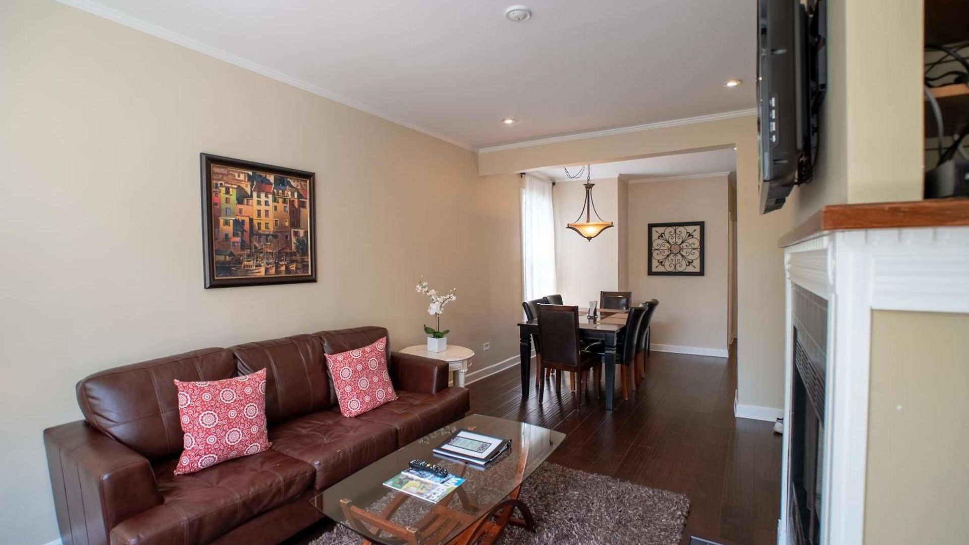 Roscoe Village Apartment