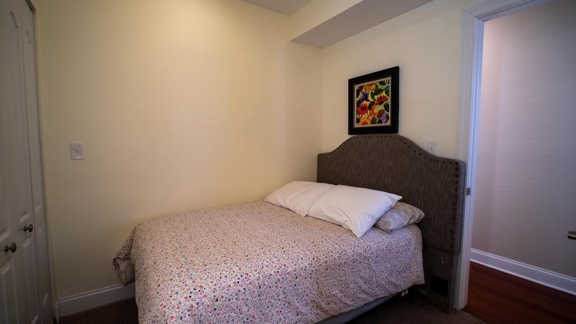 Roscoe Village Apartment Chicago