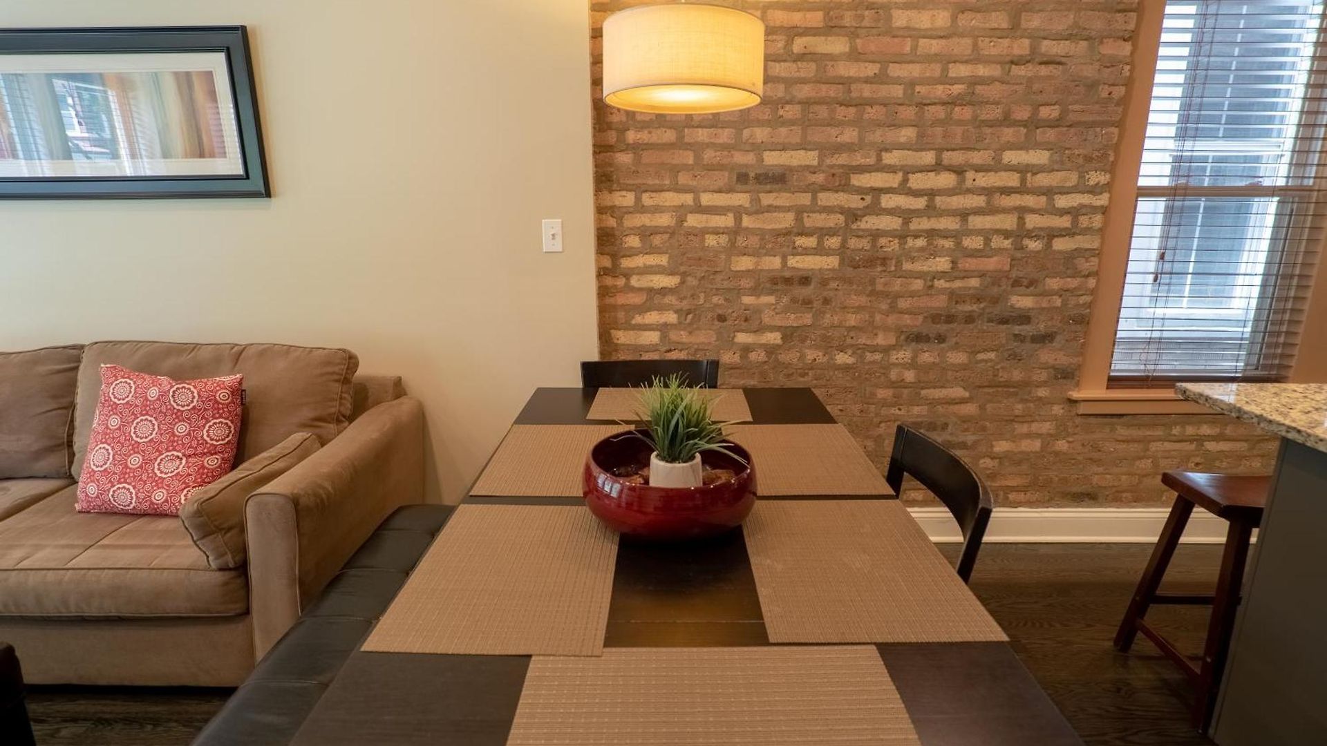 Roscoe Village Apartment Chicago