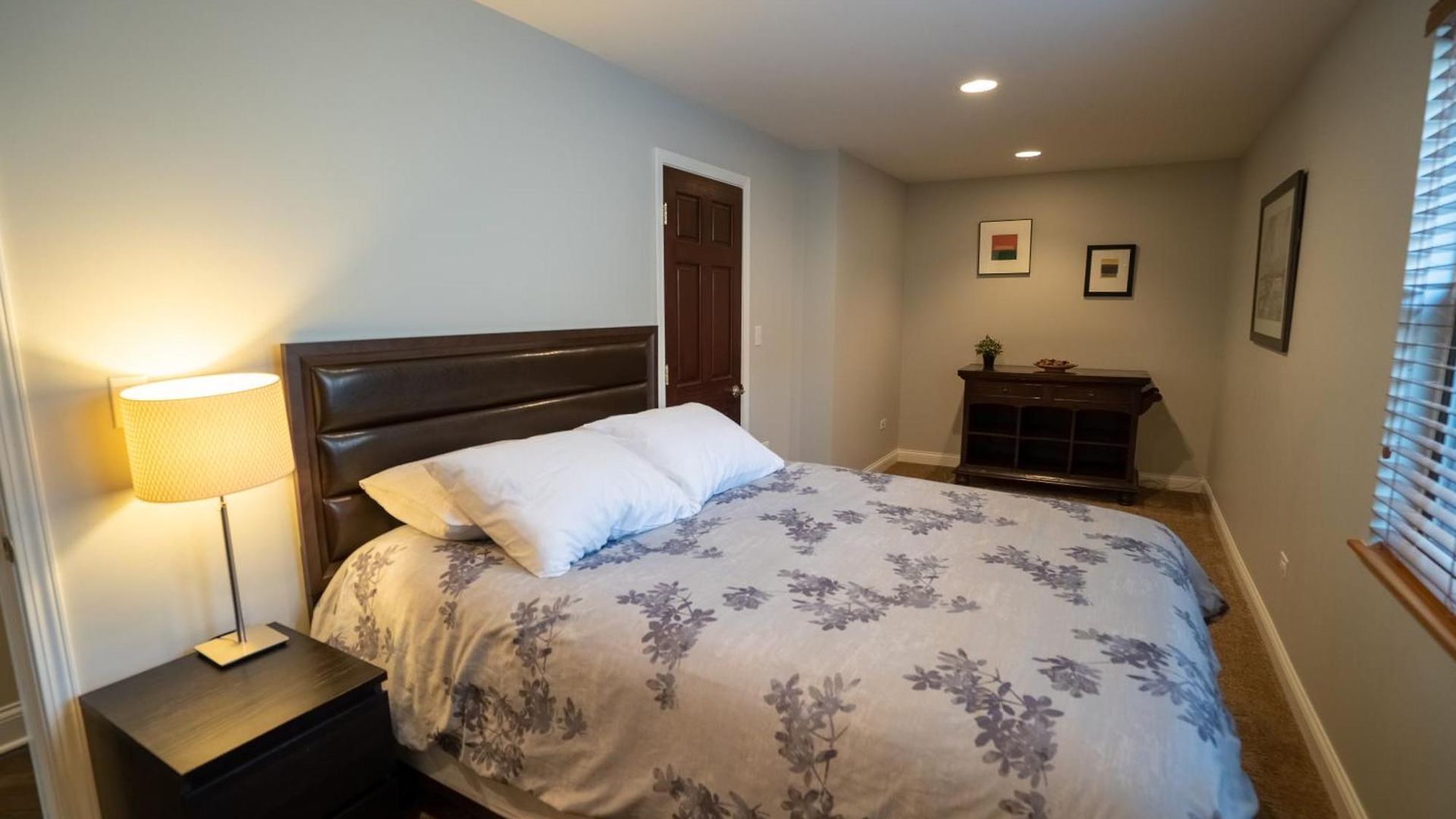 Apartment Roscoe Village Chicago