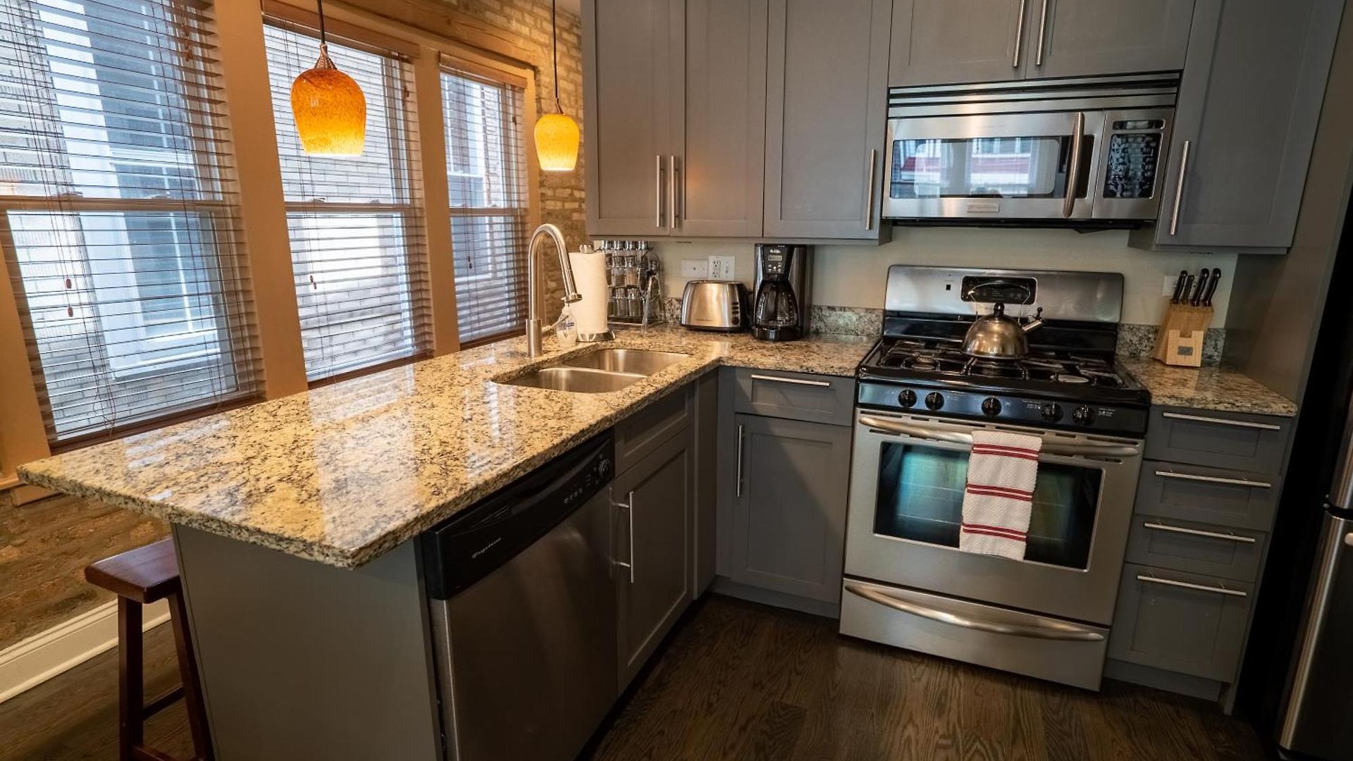 Apartment Roscoe Village Chicago