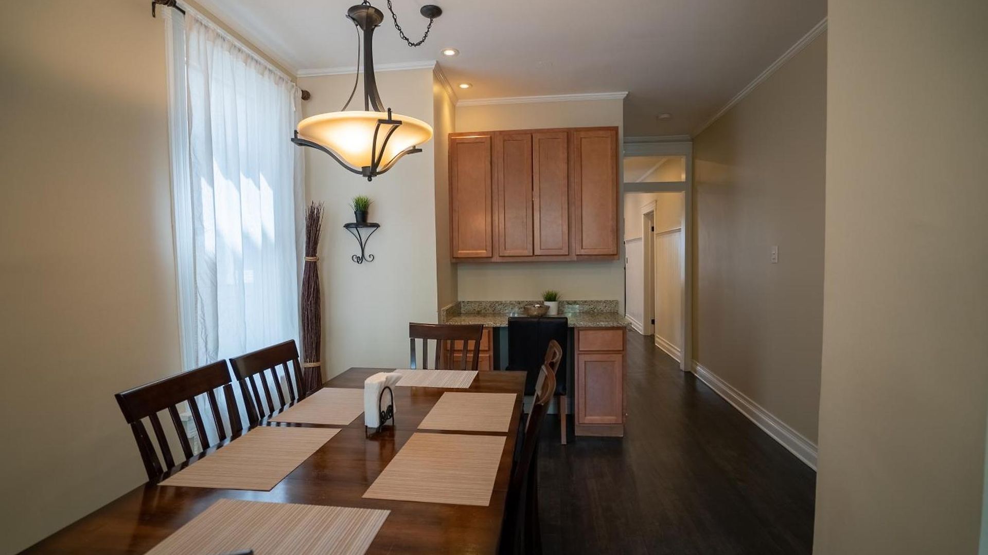 Apartment Roscoe Village Chicago