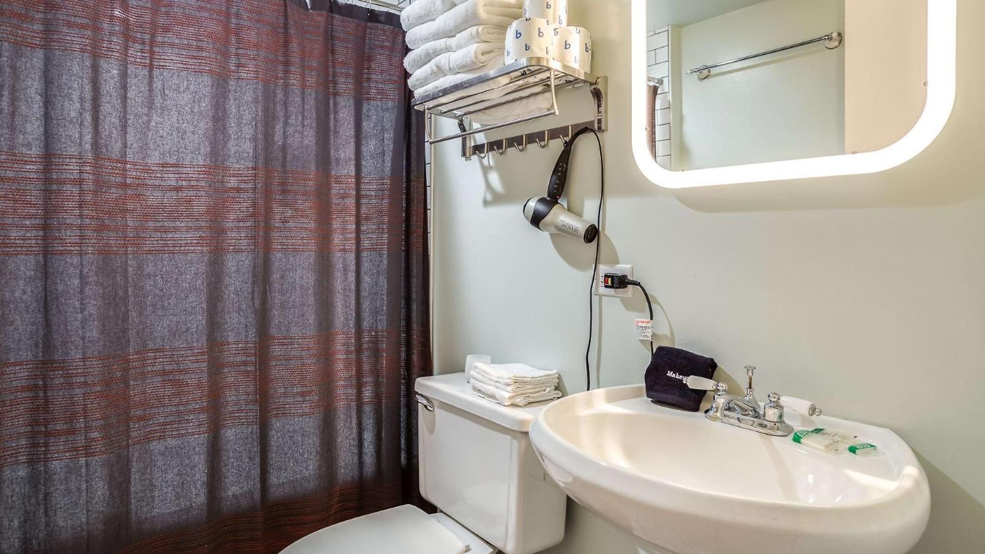 Apartment Beautifully Remodeled Second Floor Flat In River North - 2n