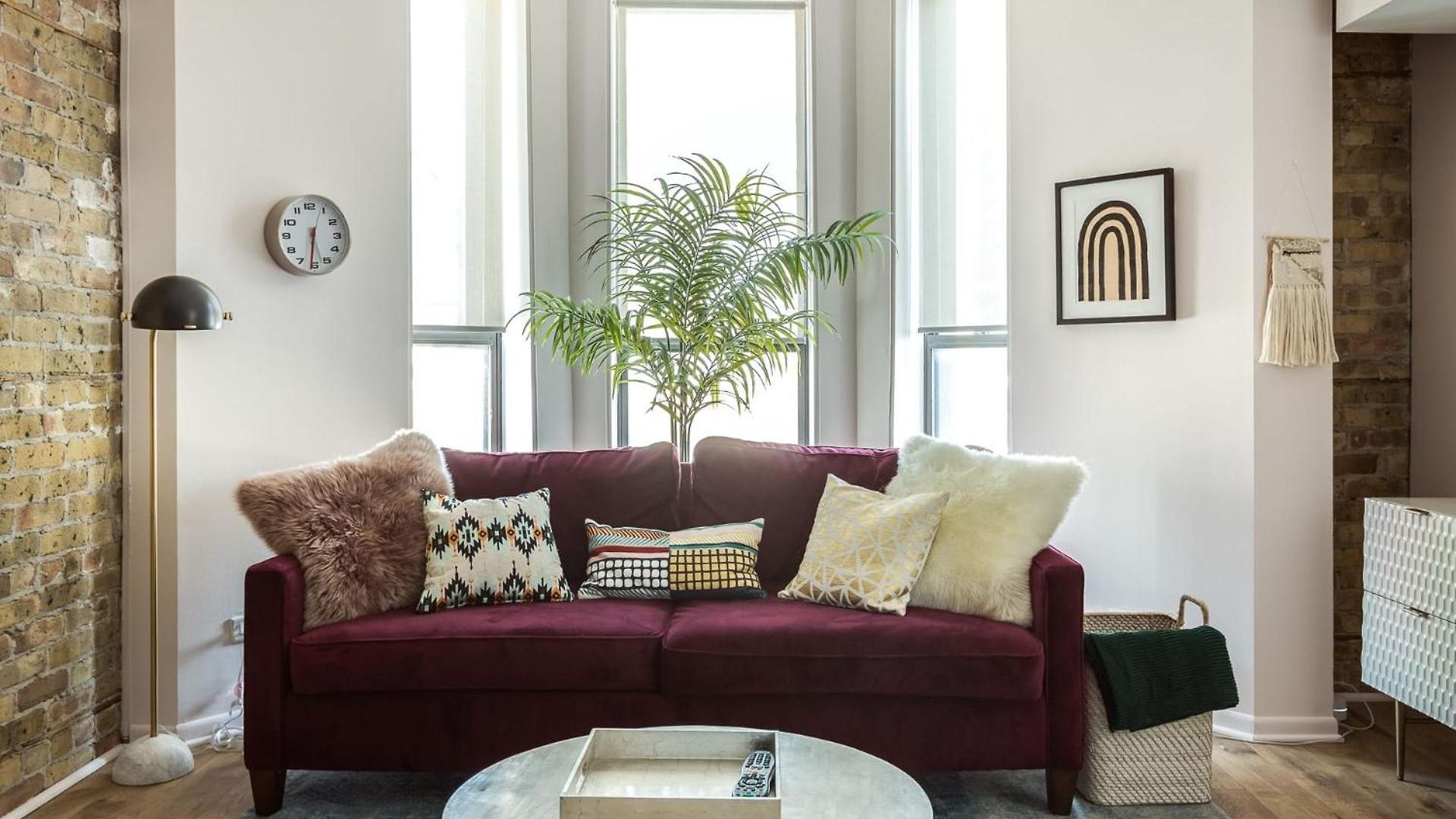 Beautifully Remodeled Second Floor Flat In River North - 2n Apartment