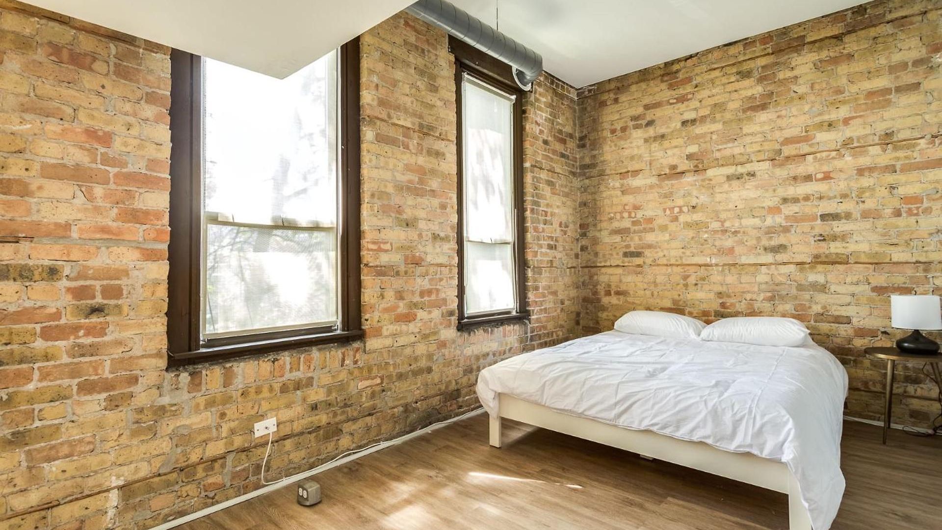 Beautifully Remodeled Second Floor Flat In River North - 2n Apartment Chicago