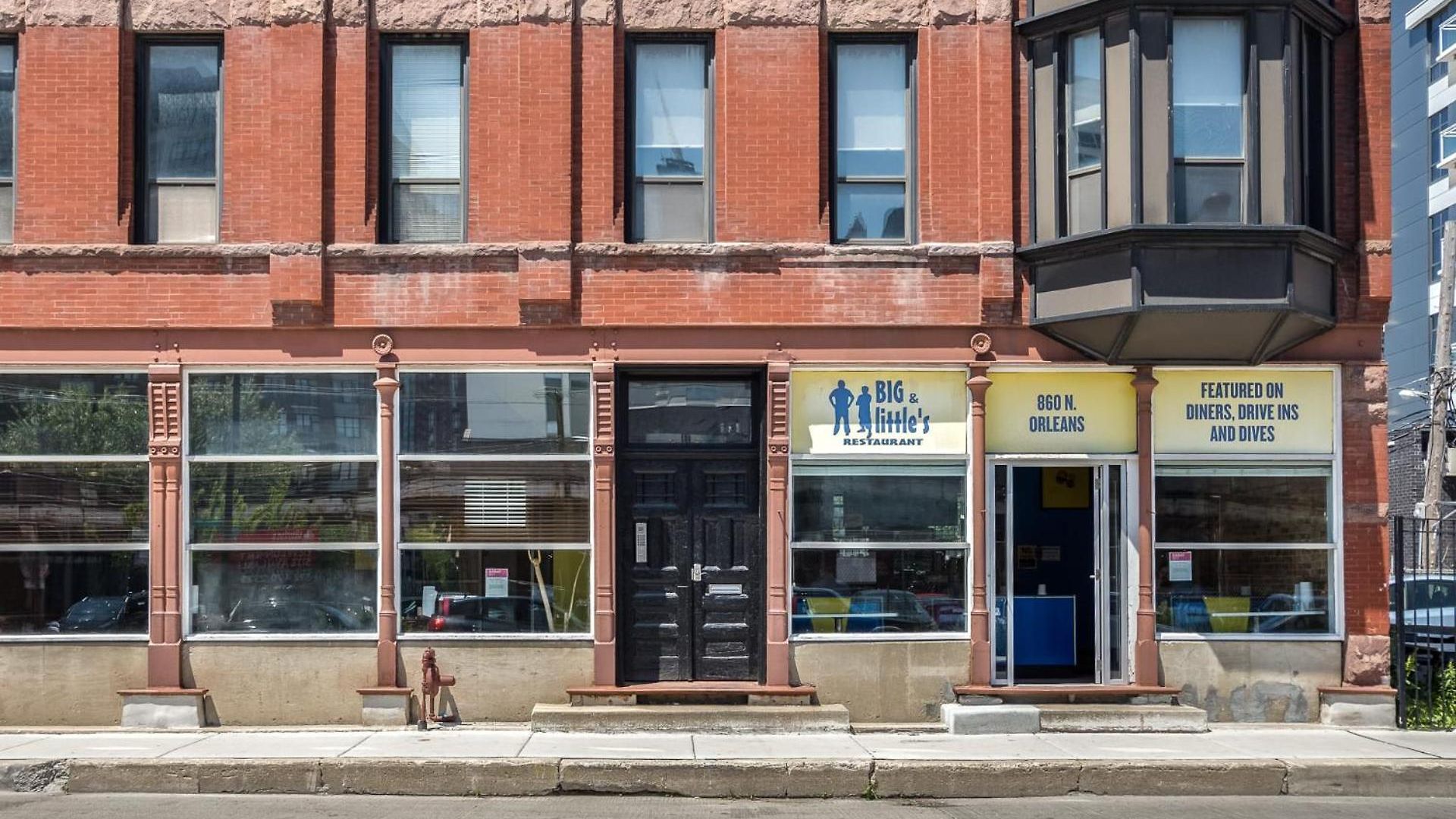 Beautifully Remodeled Second Floor Flat In River North - 2n *
