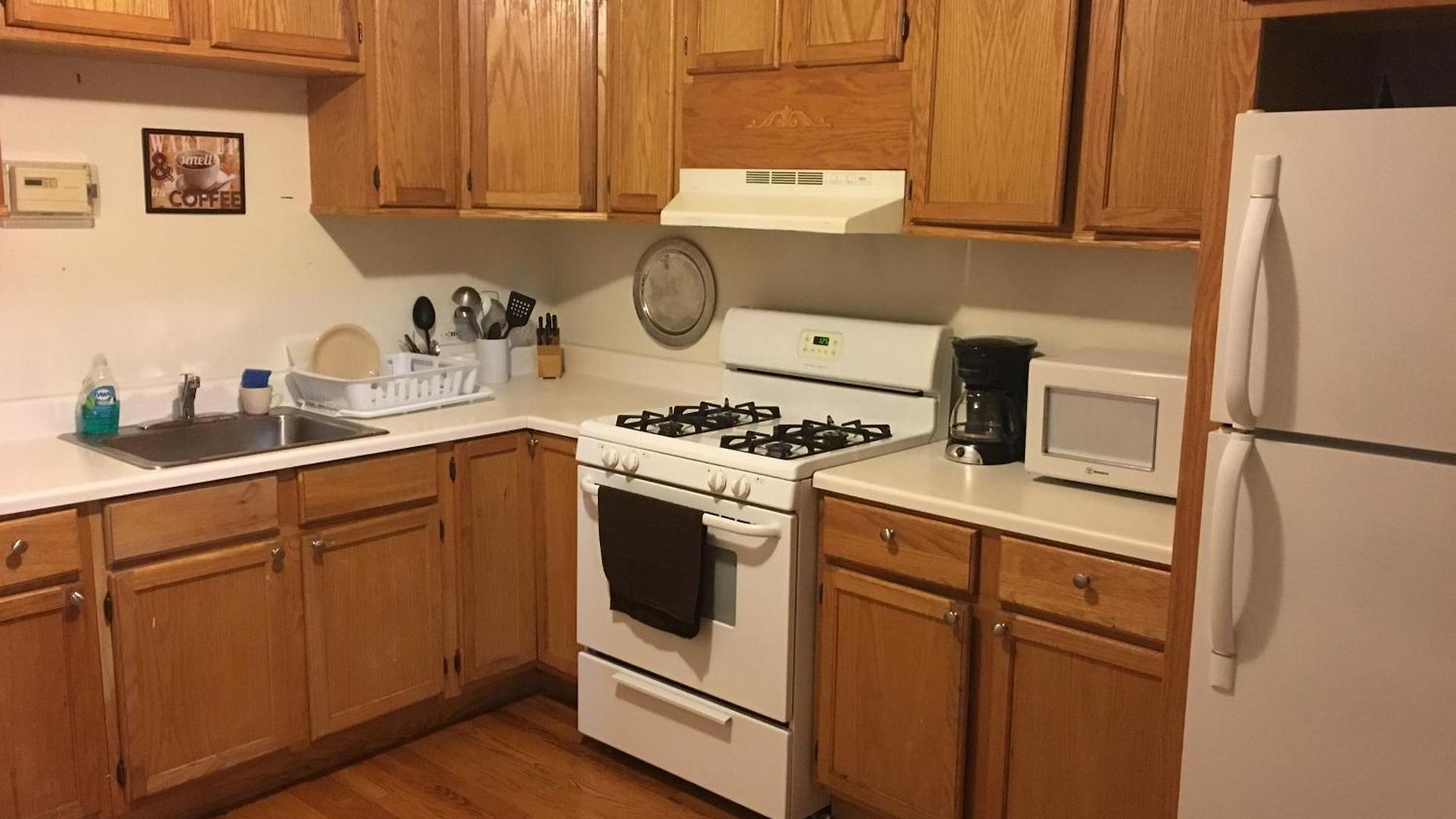 Hollywood Llc Homestay