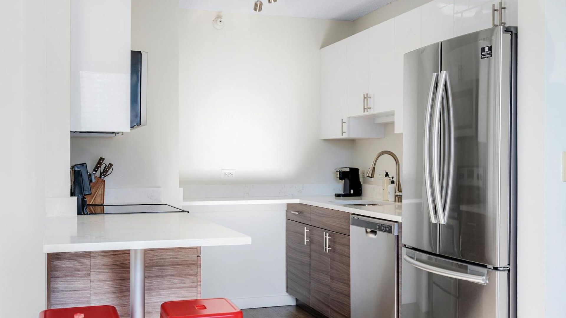 Aparthotel Kasa Magnificent Mile 4*