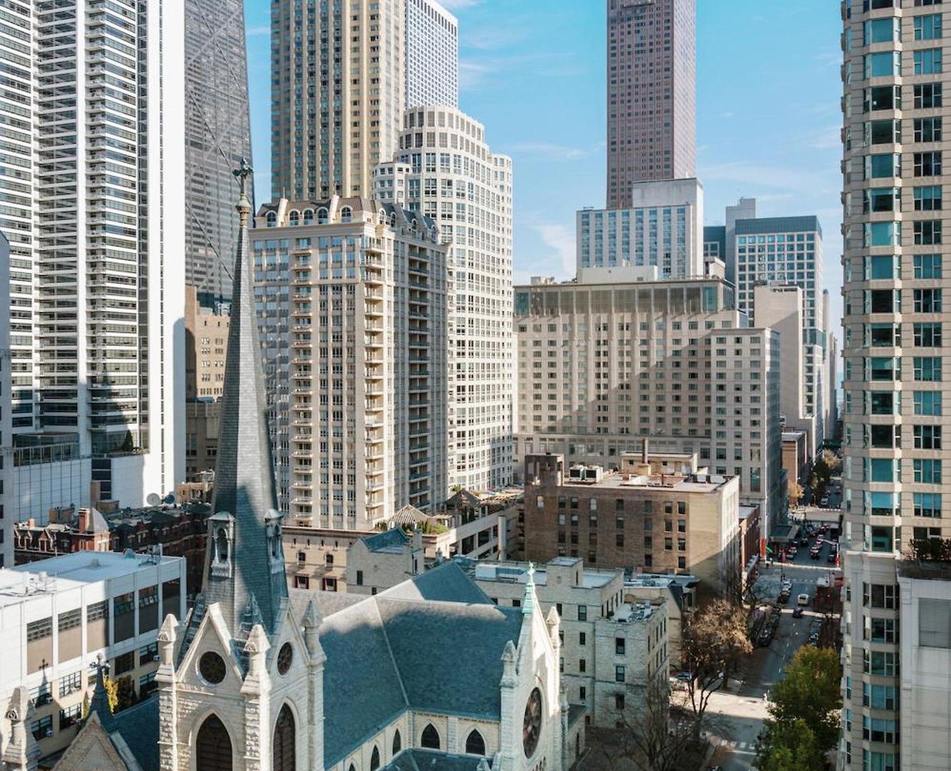 Kasa Magnificent Mile Aparthotel