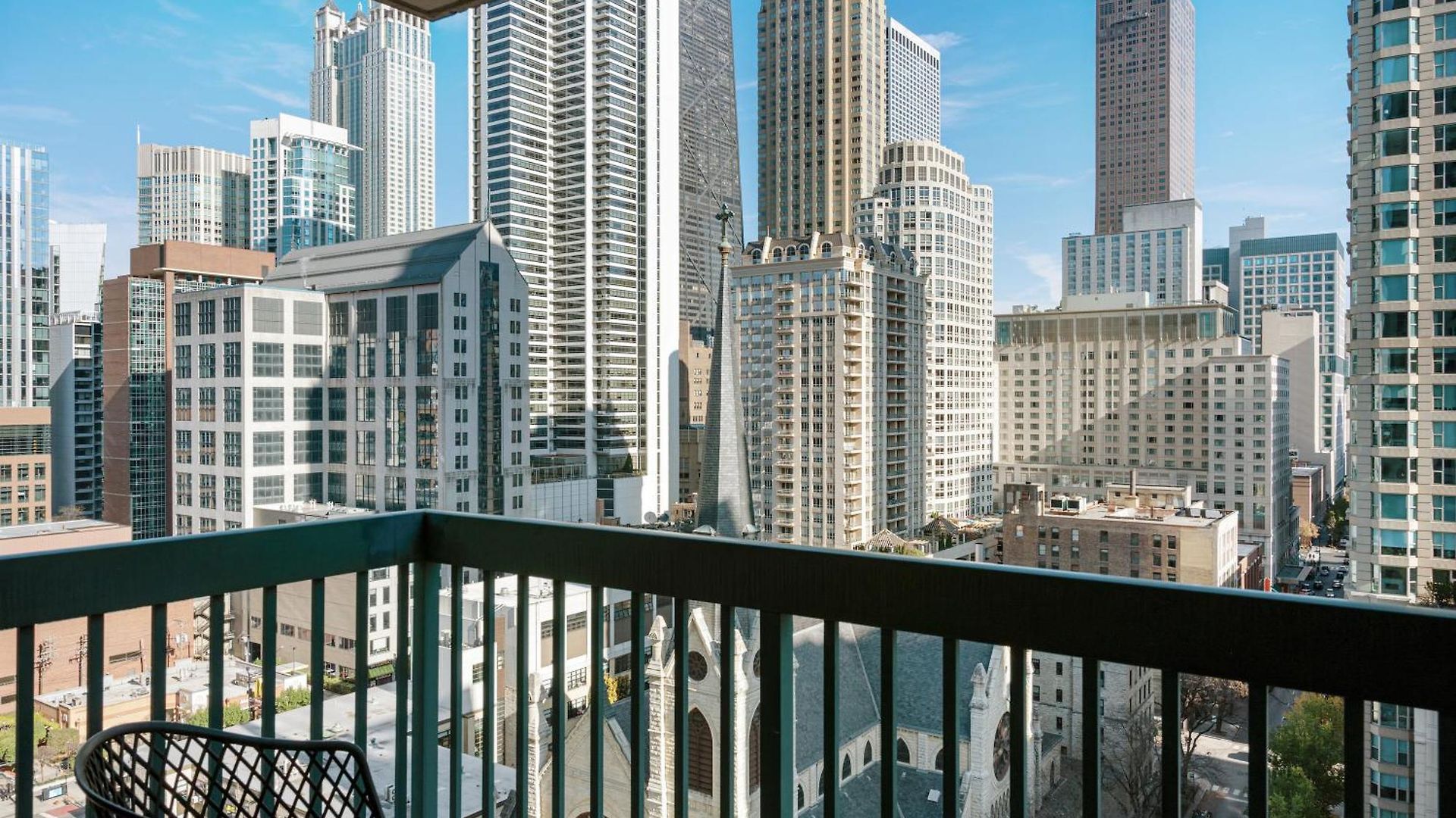 Kasa Magnificent Mile Aparthotel 4*