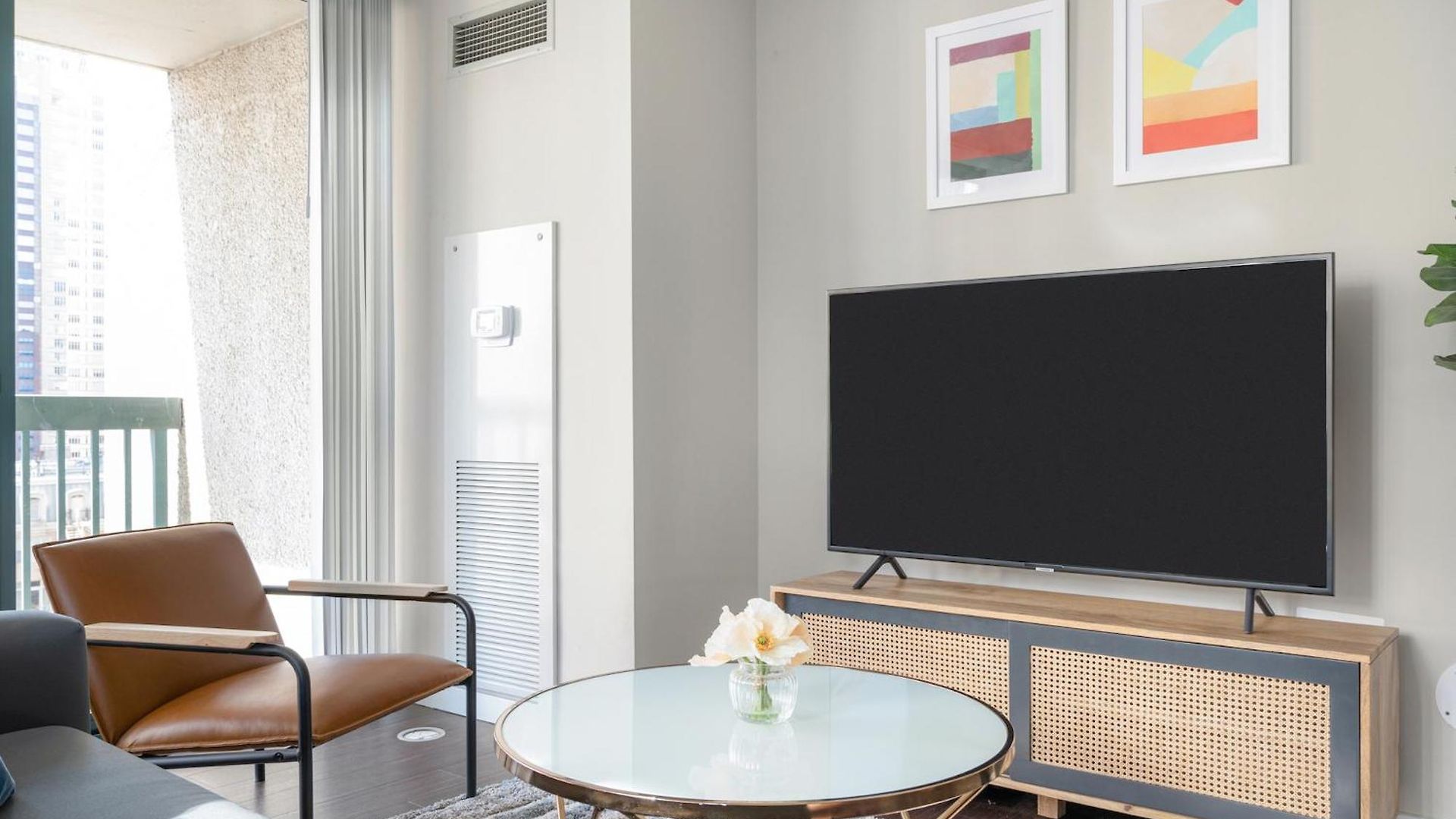 Kasa Magnificent Mile Aparthotel 4*