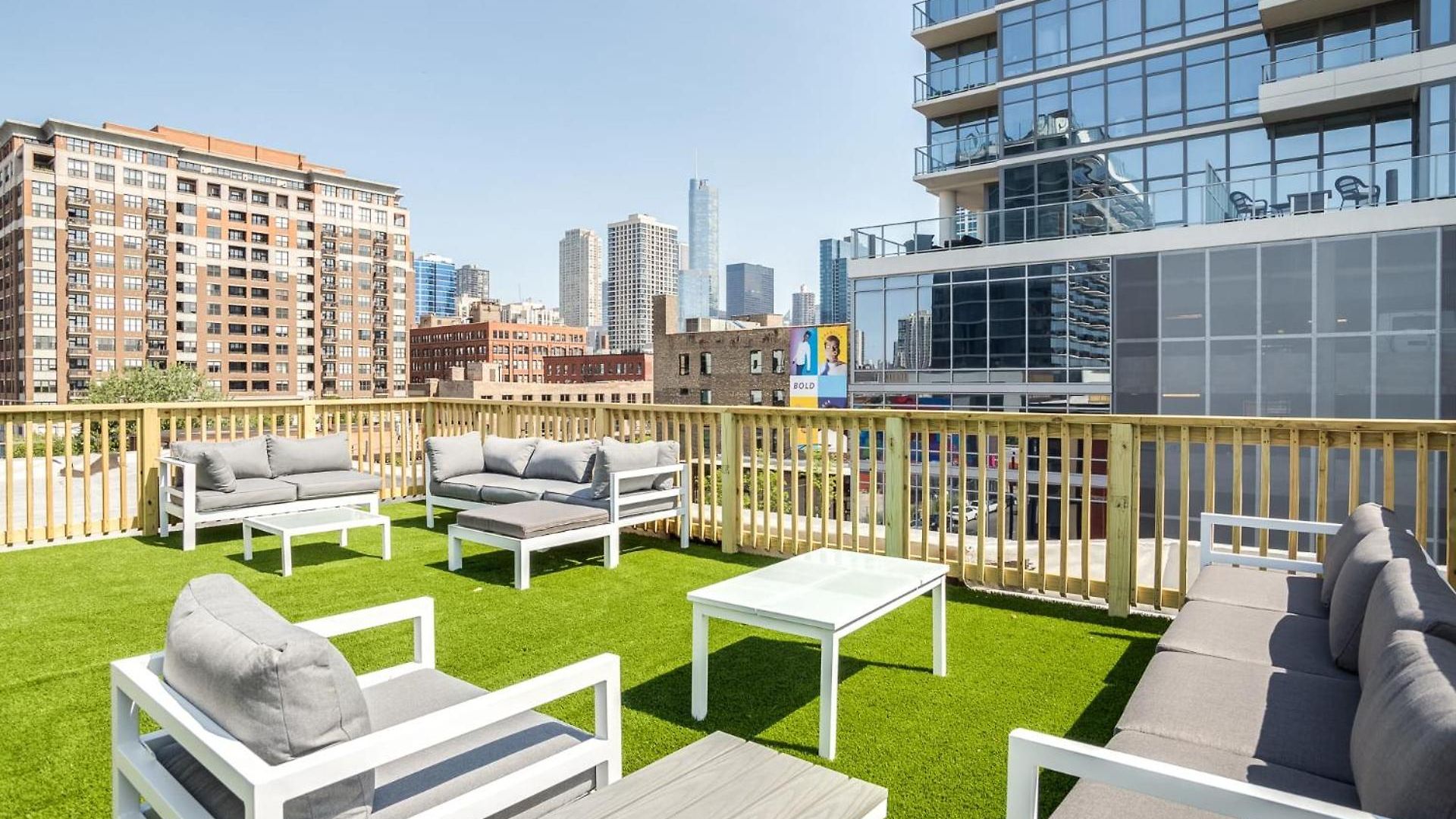 Apartment Beautifully Remodeled Second Floor Flat In River North With Private Rooftop - 2s Chicago