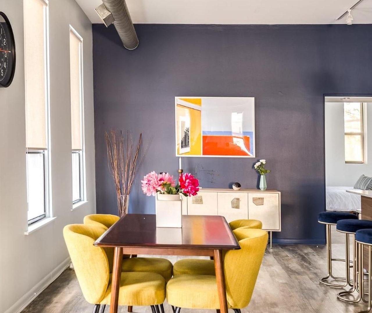 Apartment Beautifully Remodeled Second Floor Flat In River North With Private Rooftop - 2s