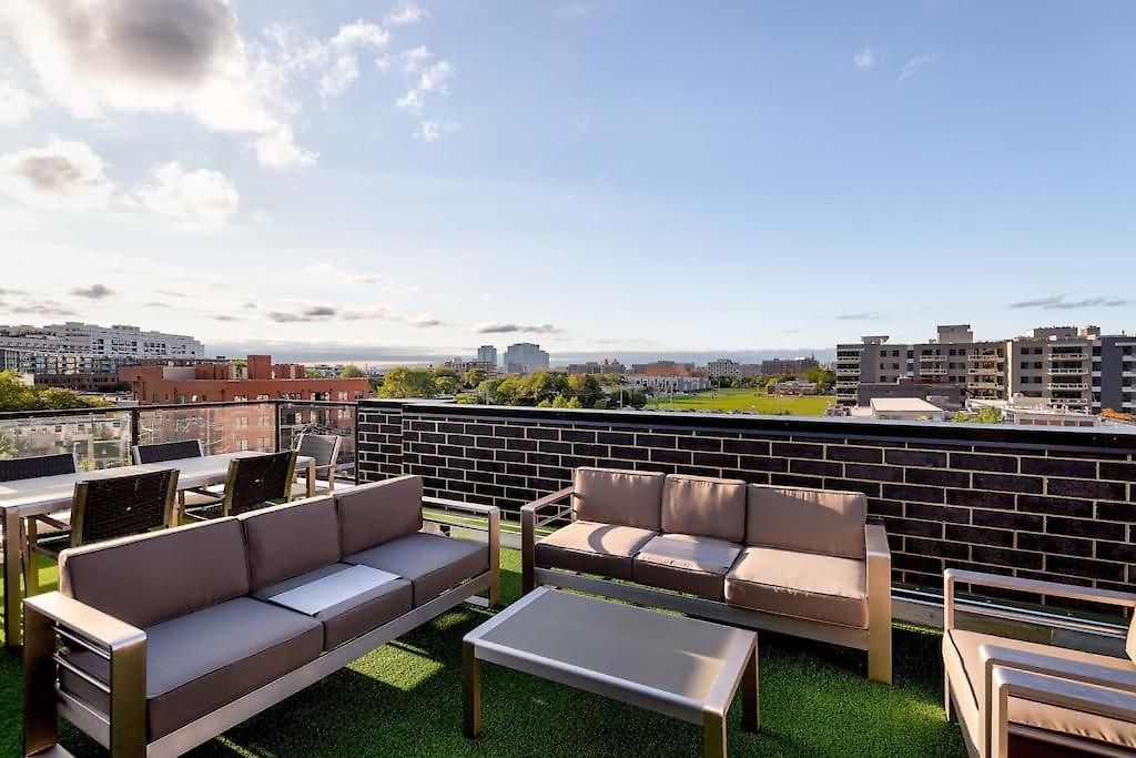 Breathtaking Chi Unit In River North With Rooftop Deck - Penthouse A - Sleeps 11 * Chicago