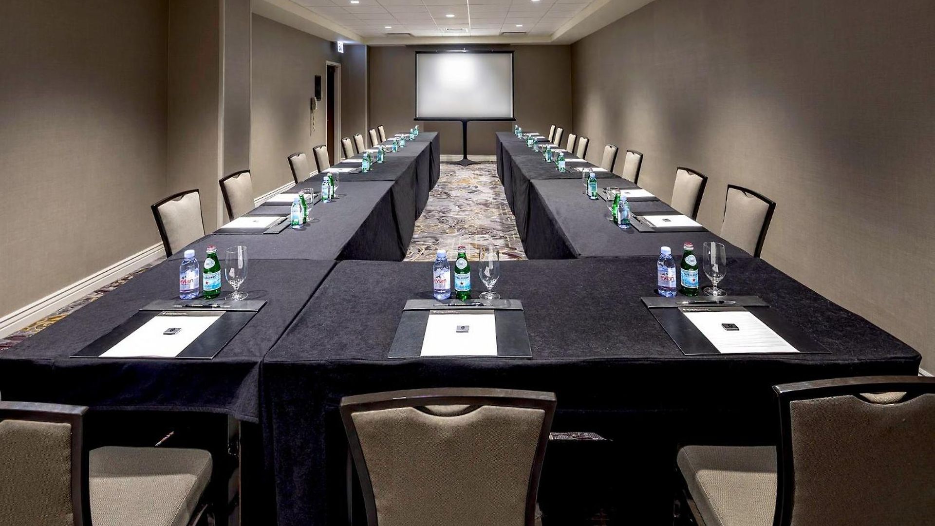Hotel Intercontinental Magnificent Mile By Ihg Chicago