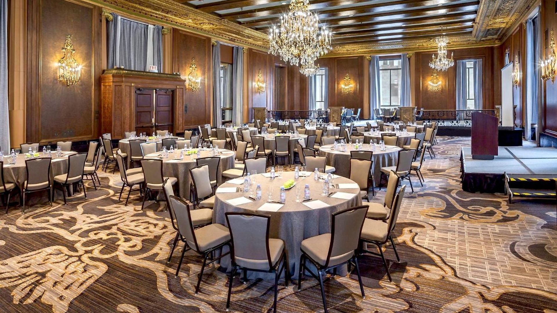 Intercontinental Magnificent Mile By Ihg Hotel 4*