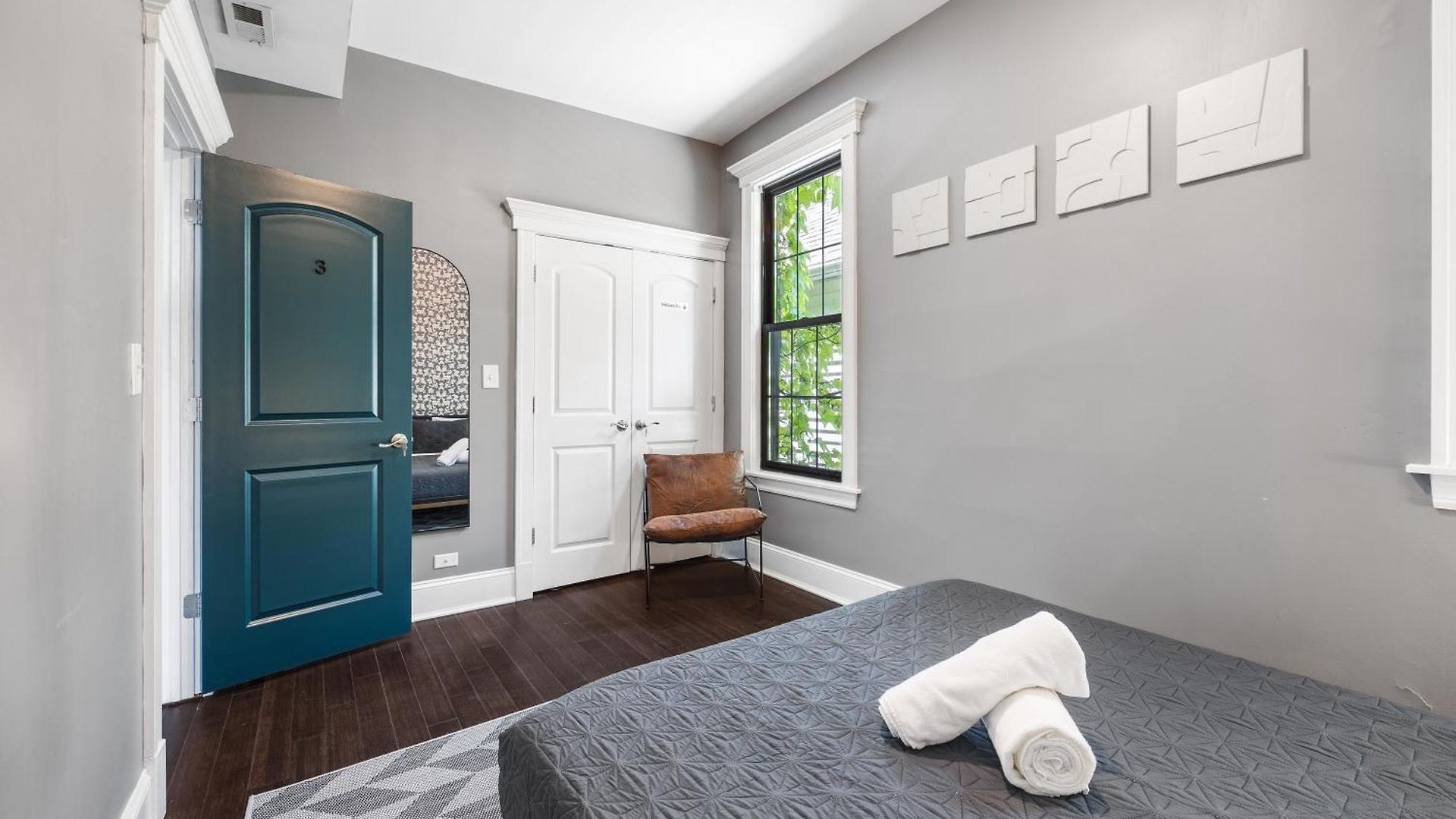 Wrigleyville Apartment Chicago