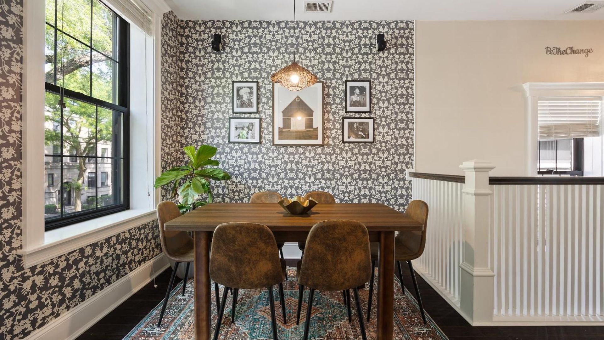 Apartment Wrigleyville *
