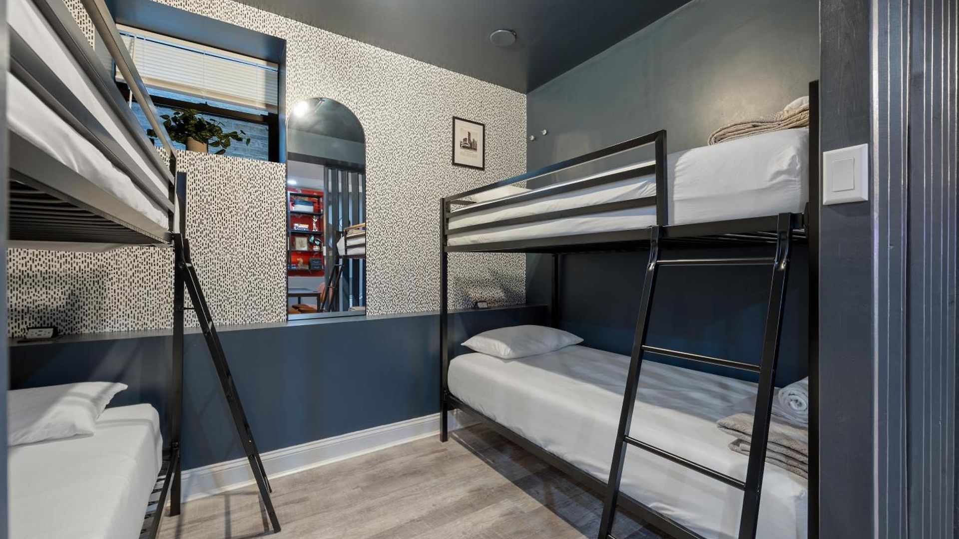 Wrigleyville Apartment Chicago