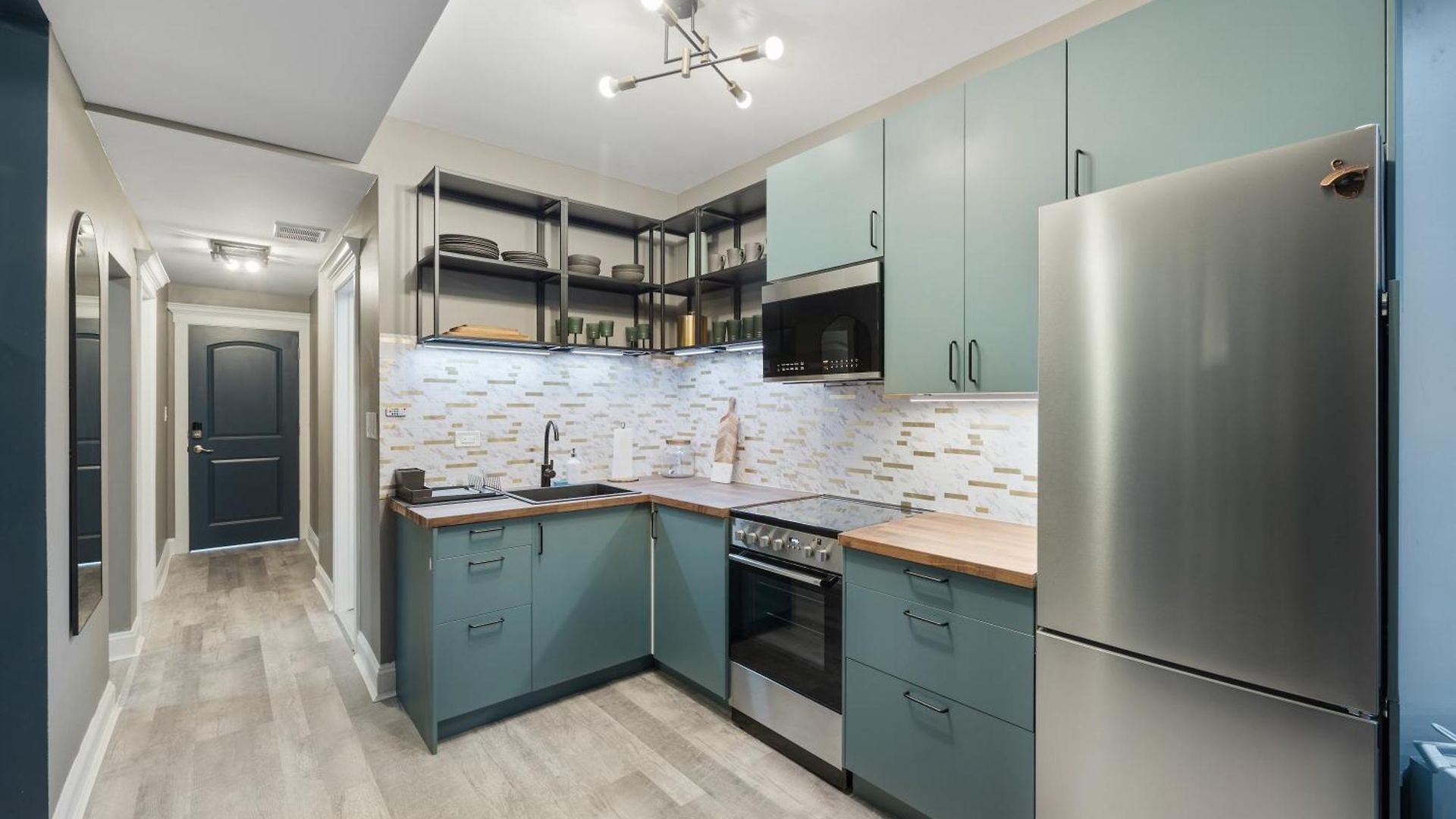 Wrigleyville Apartment Chicago