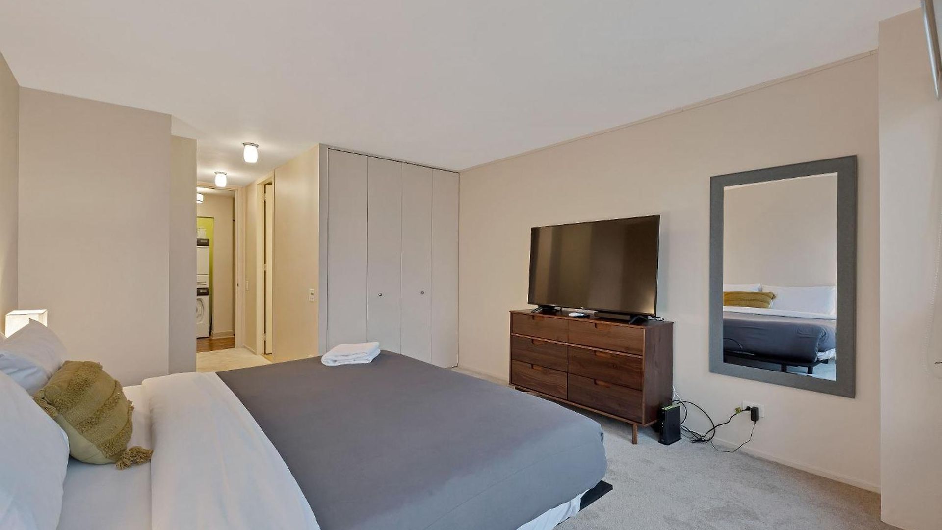 2bd River North With Million Dollar Views! Apartment Chicago