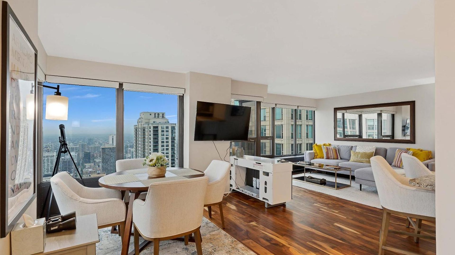 2bd River North With Million Dollar Views! Chicago