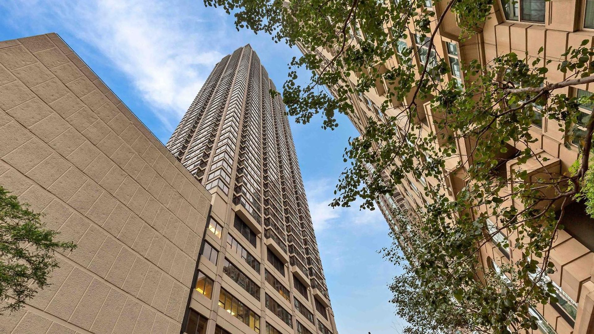 2bd River North With Million Dollar Views!