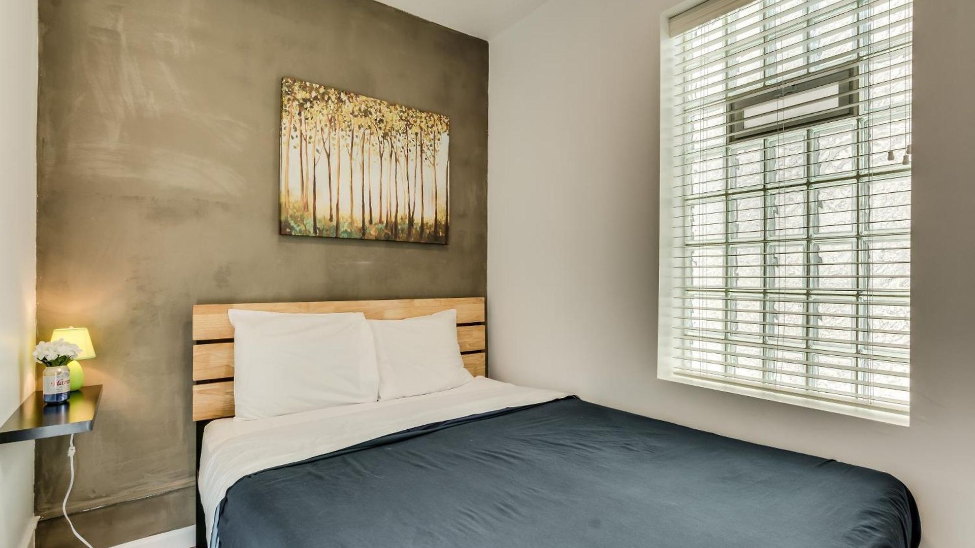 Welcome To West Town! 2 Bedrooms And Pet Friendly Apts Apartment