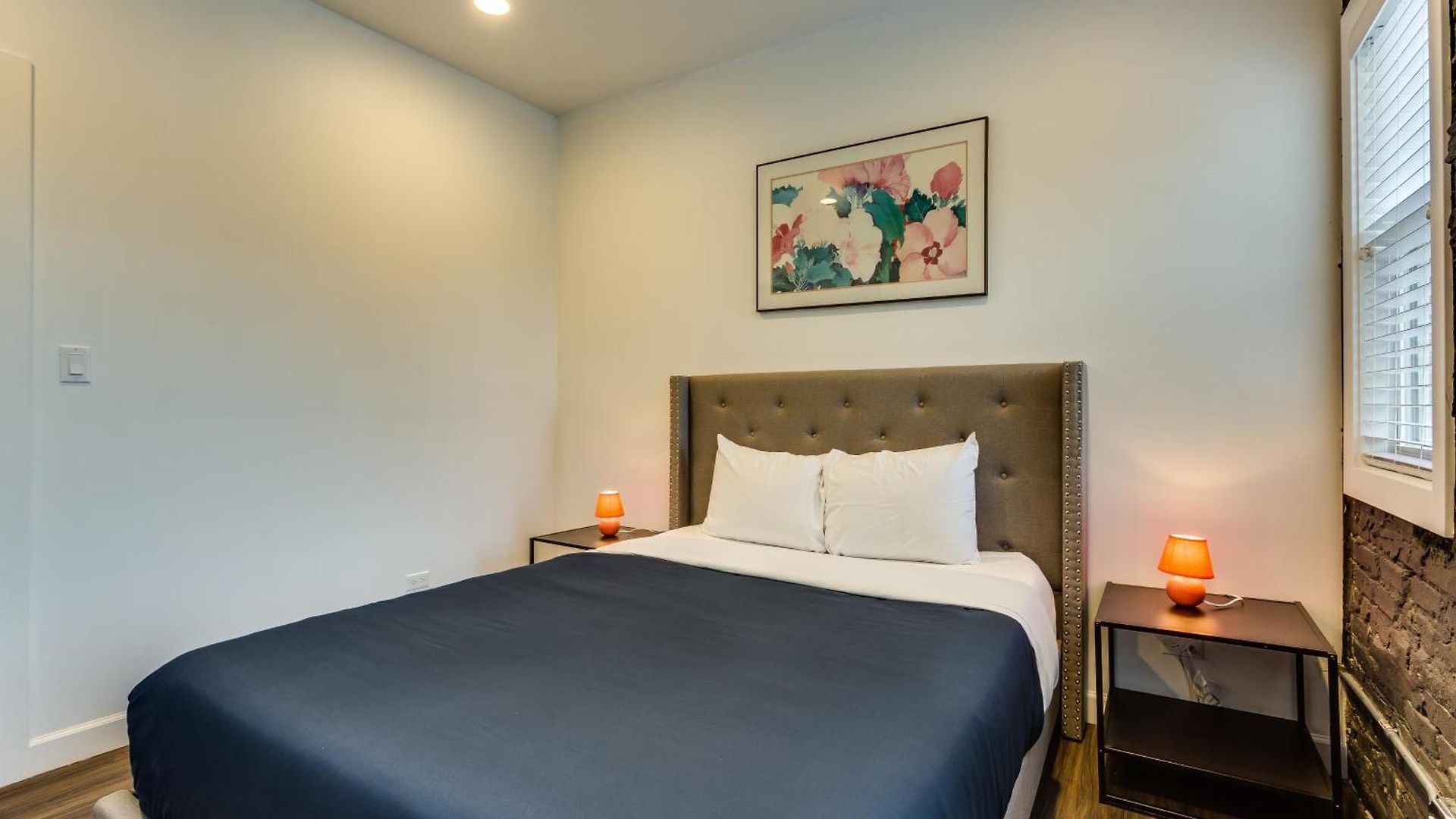 Apartment Pet Friendly And For 7! Large Common Areas To Converse And Connect Apts *