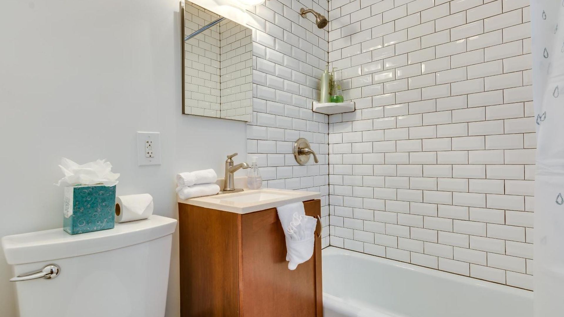 Welcome To West Town! 2 Bedrooms And Pet Friendly Apts *