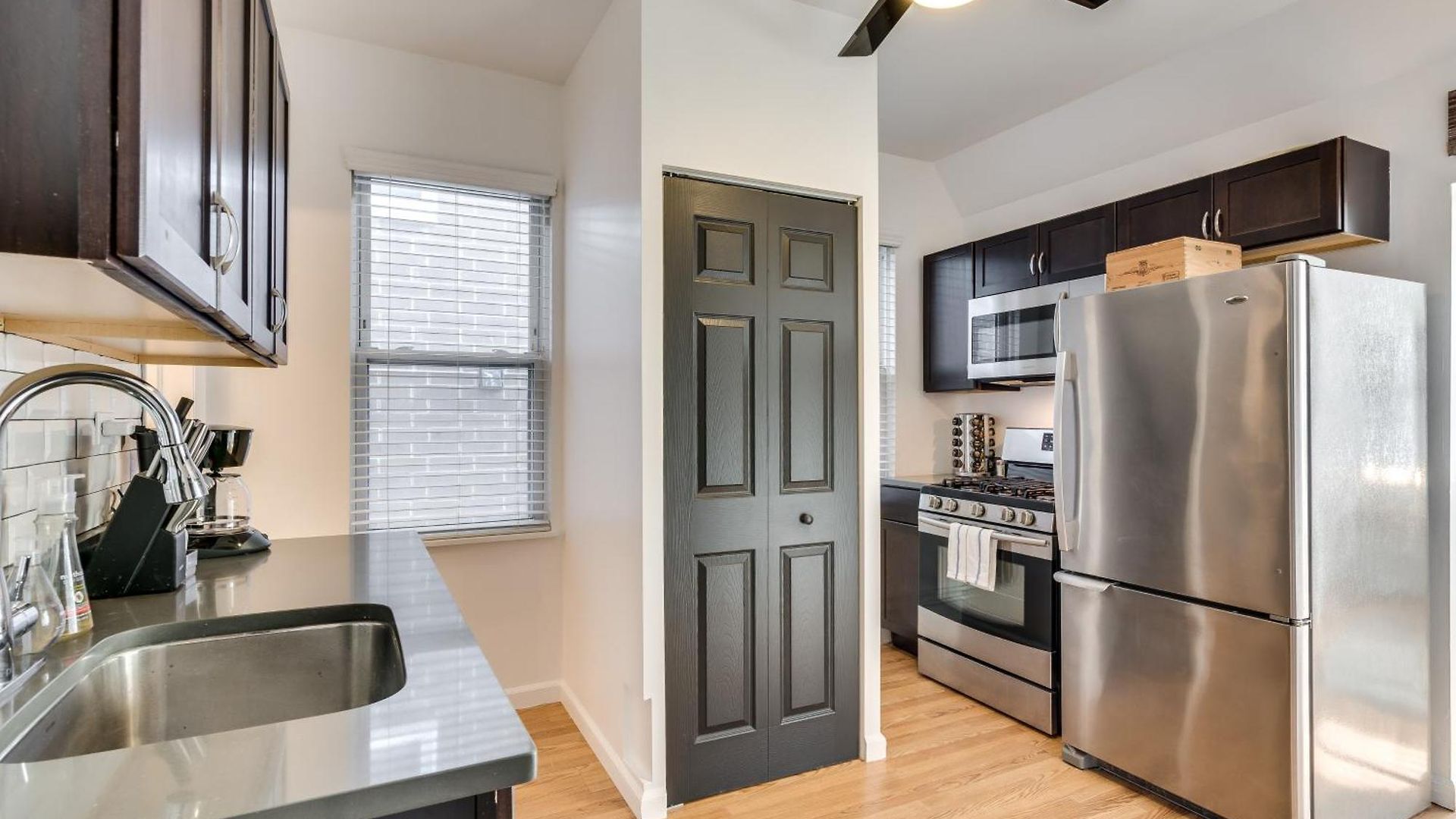 Welcome To West Town! 2 Bedrooms And Pet Friendly Apts Apartment *