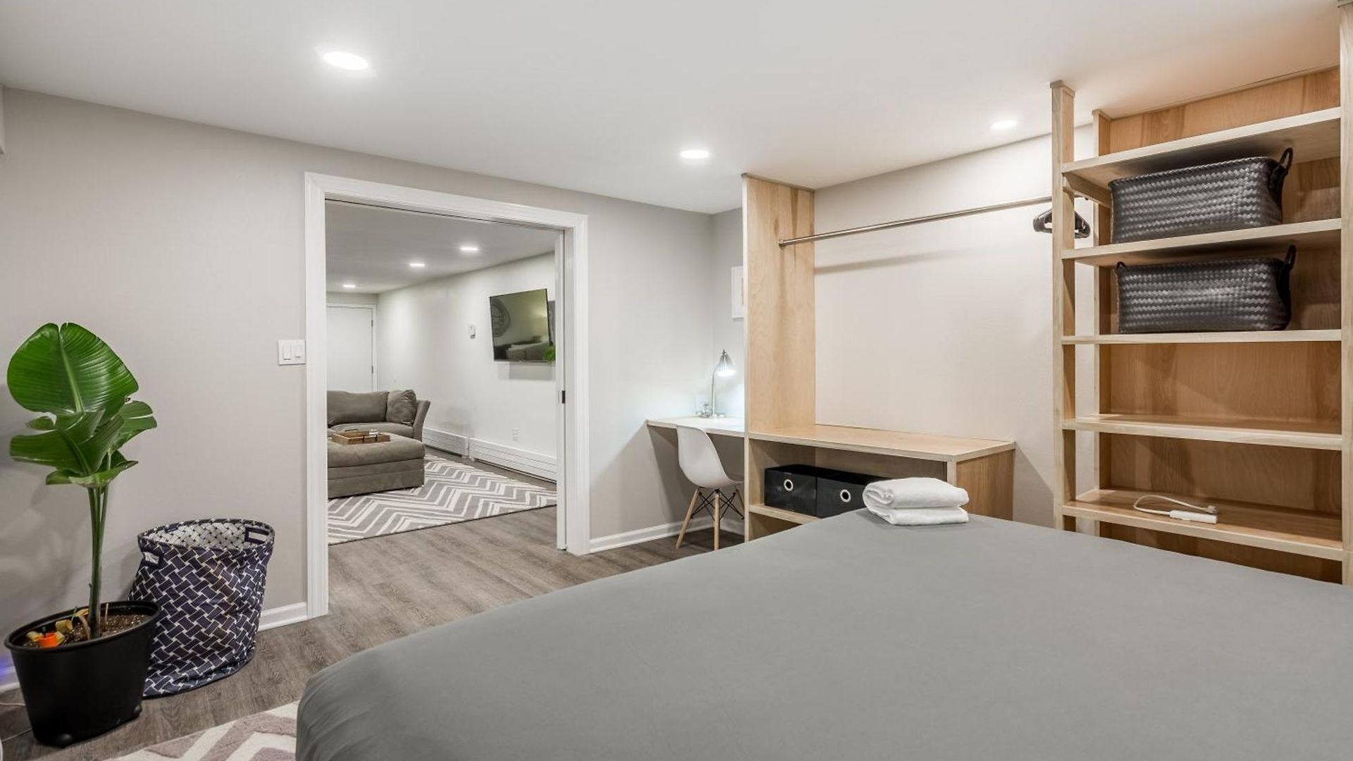 Apartment Adults Only - Walk To The United Center! Modern Touches Surround - Check Out The Open Staircase! Apts *