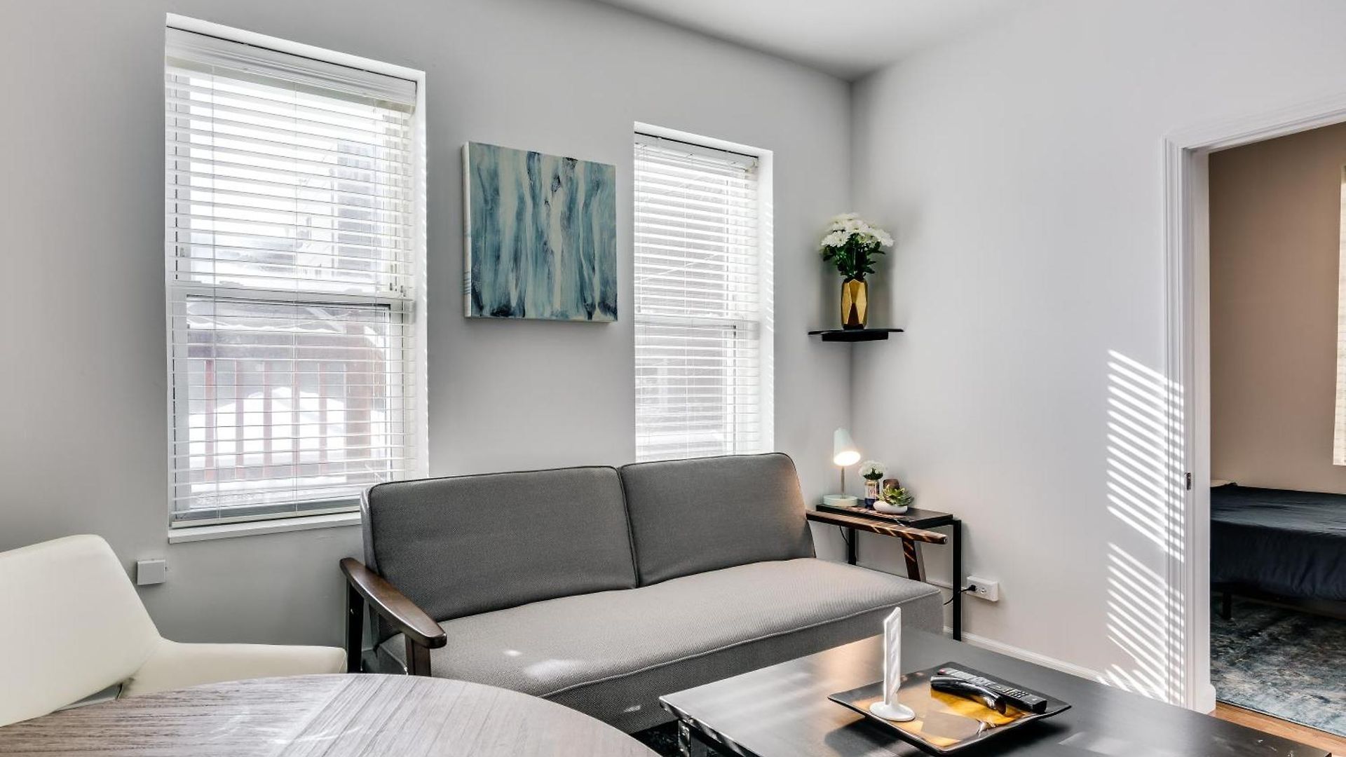 Welcome To West Town! 2 Bedrooms And Pet Friendly Apts Apartment Chicago